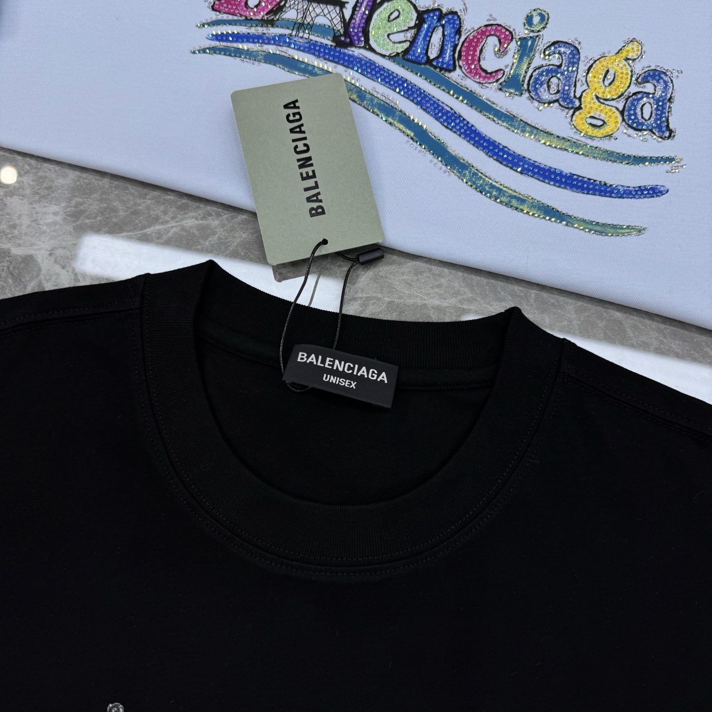 。🌾 Balenciag*巴黎世家新款潮牌可乐logoT恤.男女同款！os版型真的很迷人.新款面料230