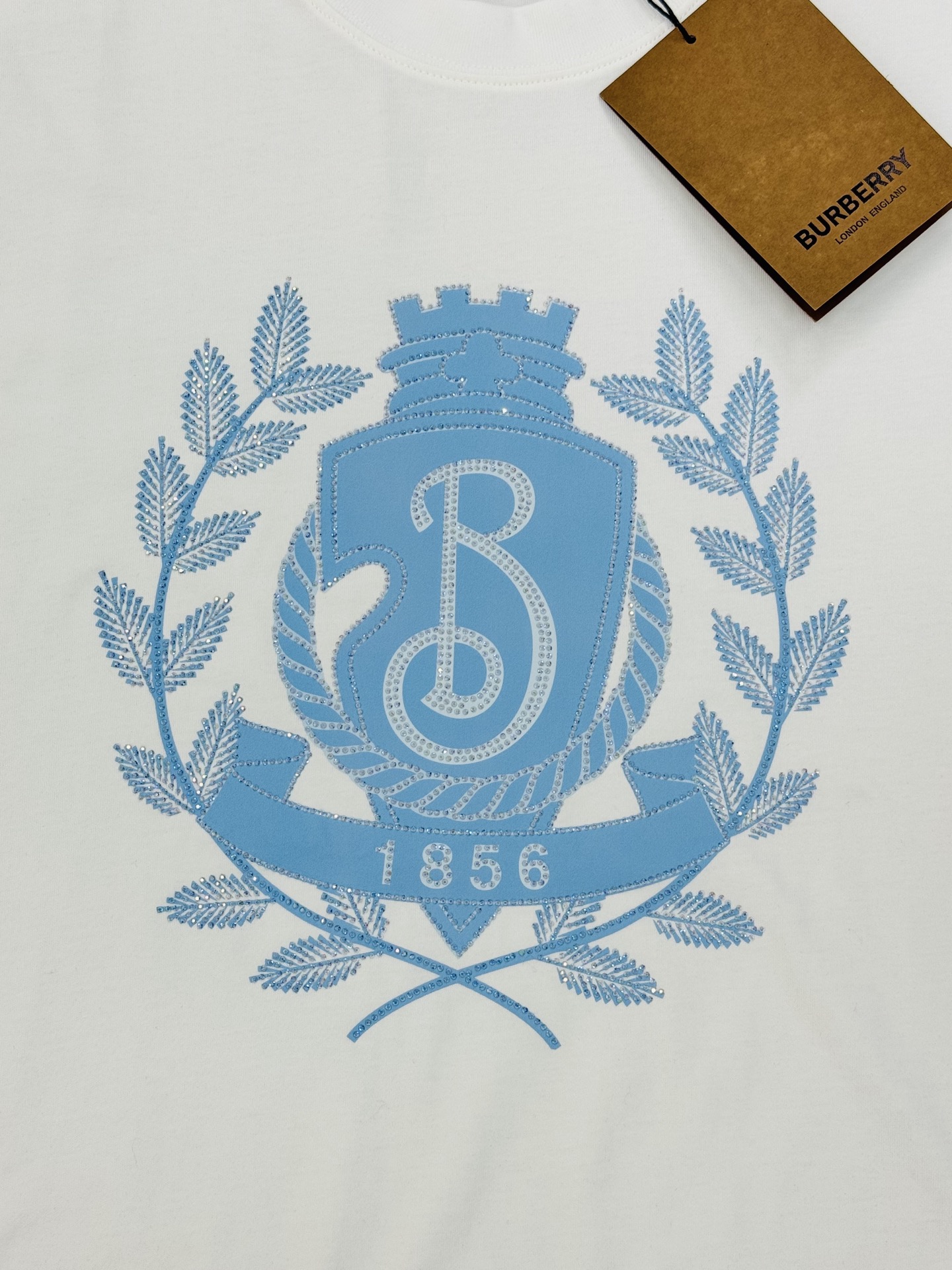 。🌾 BBR*巴宝莉新款潮牌圆领T恤🔥男女同款！精致3D王牌印花工艺.烫钻双层工艺.简单又高级！一款最基