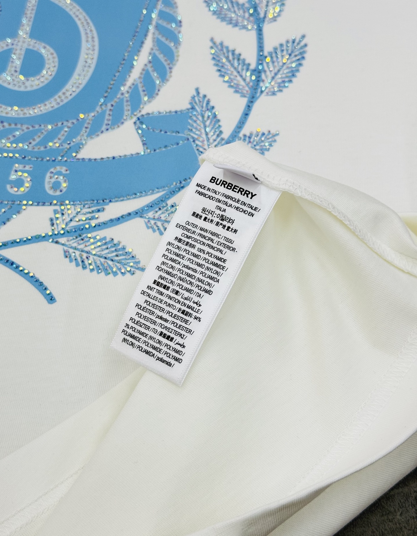 。🌾 BBR*巴宝莉新款潮牌圆领T恤🔥男女同款！精致3D王牌印花工艺.烫钻双层工艺.简单又高级！一款最基