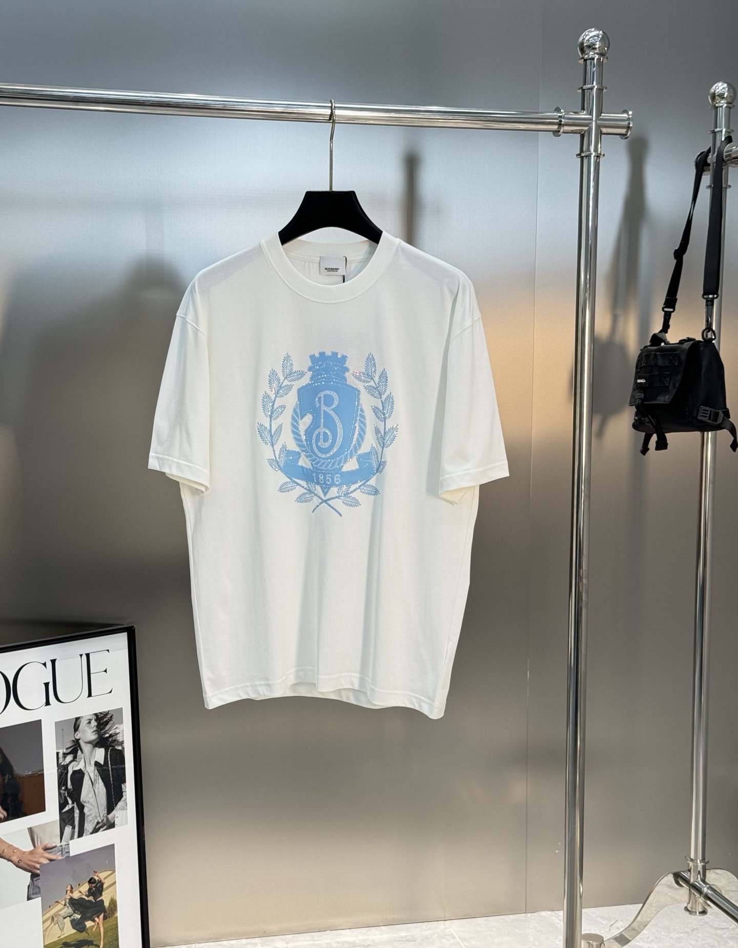 。🌾 BBR*巴宝莉新款潮牌圆领T恤🔥男女同款！精致3D王牌印花工艺.烫钻双层工艺.简单又高级！一款最基