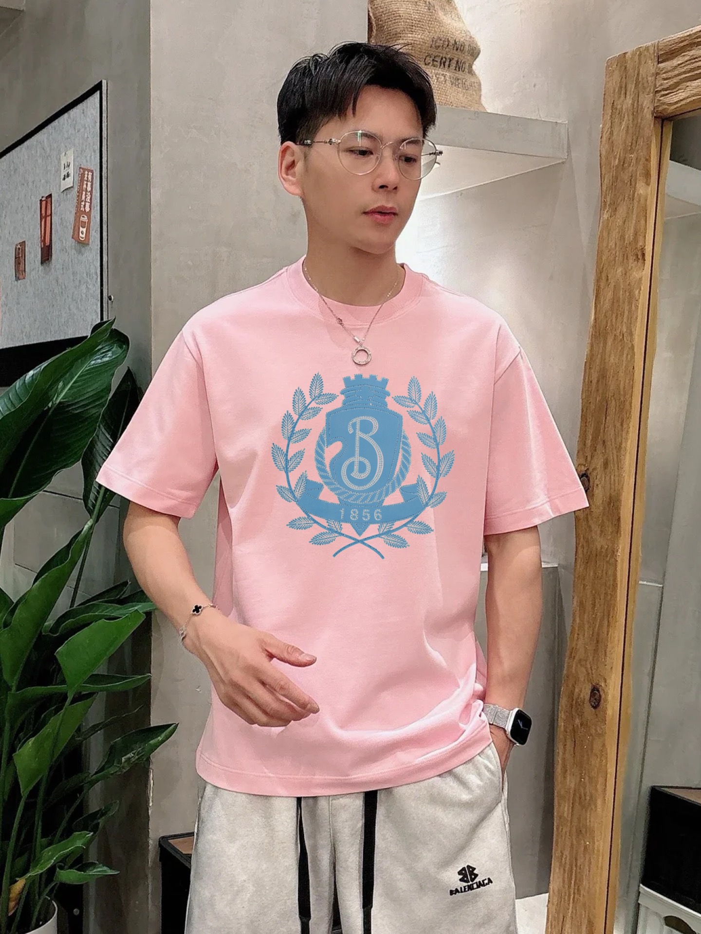 。🌾 BBR*巴宝莉新款潮牌圆领T恤🔥男女同款！精致3D王牌印花工艺.烫钻双层工艺.简单又高级！一款最基