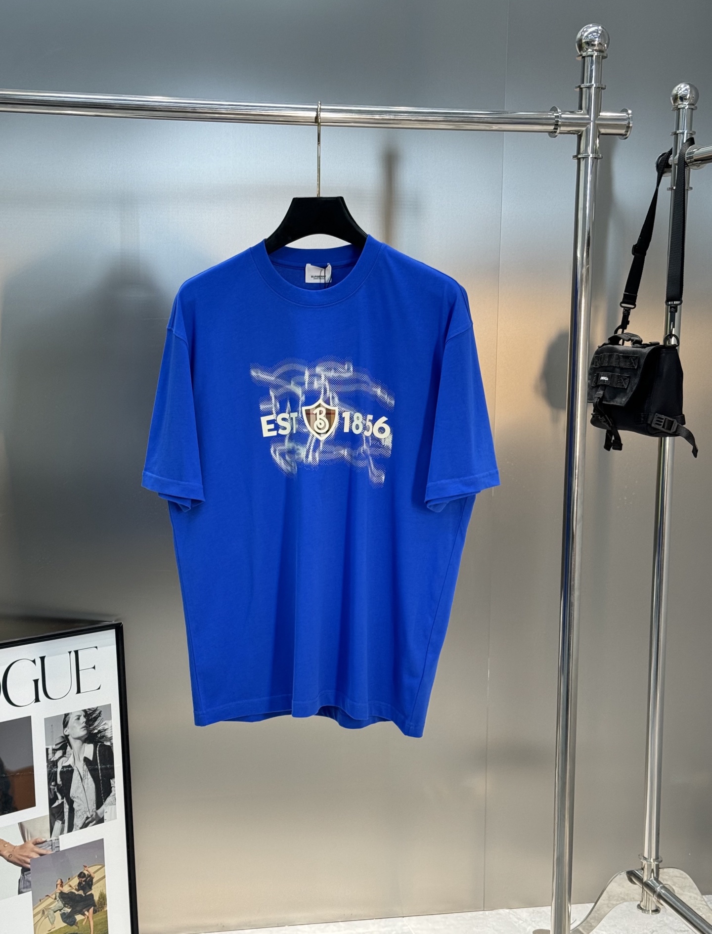 。🌾 BBR*巴宝莉新品潮牌短袖T恤，男女同款！经典战马🐎胸前层叠搭配.幻影战马烫画.帅气时尚，简约百搭