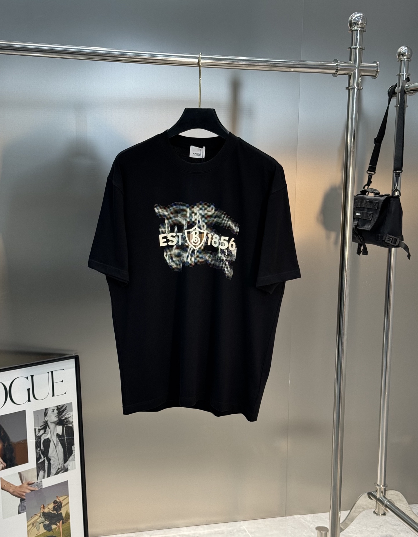 。🌾 BBR*巴宝莉新品潮牌短袖T恤，男女同款！经典战马🐎胸前层叠搭配.幻影战马烫画.帅气时尚，简约百搭