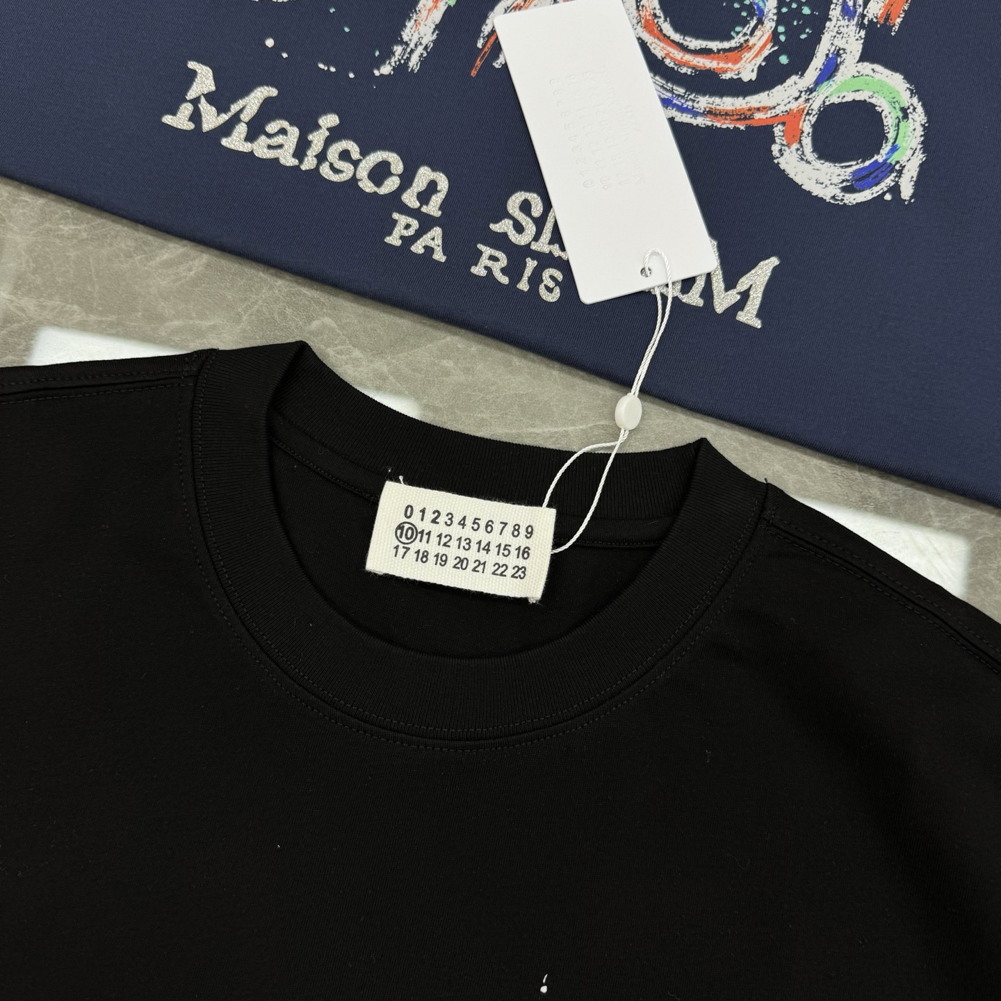 。🌾 Maison Margiela新款潮牌圆领T恤.男女同款！马吉拉经典图形字母设计.特别之作！双面立