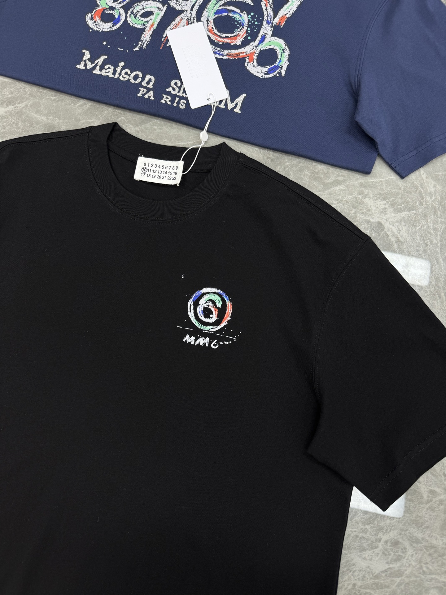。🌾 Maison Margiela新款潮牌圆领T恤.男女同款！马吉拉经典图形字母设计.特别之作！双面立