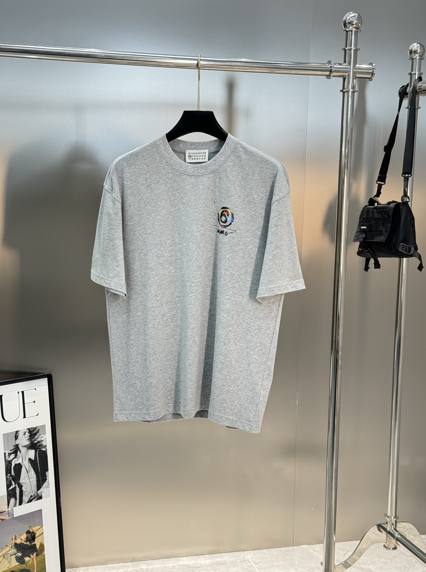 。🌾 Maison Margiela新款潮牌圆领T恤.男女同款！马吉拉经典图形字母设计.特别之作！双面立