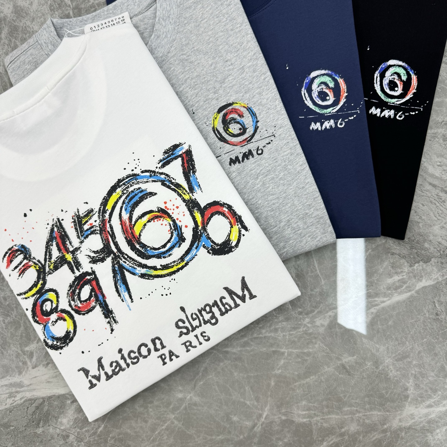 。🌾 Maison Margiela新款潮牌圆领T恤.男女同款！马吉拉经典图形字母设计.特别之作！双面立