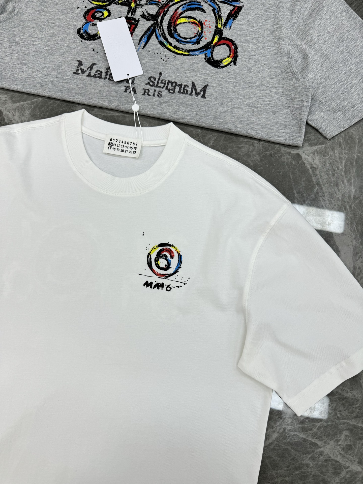 。🌾 Maison Margiela新款潮牌圆领T恤.男女同款！马吉拉经典图形字母设计.特别之作！双面立