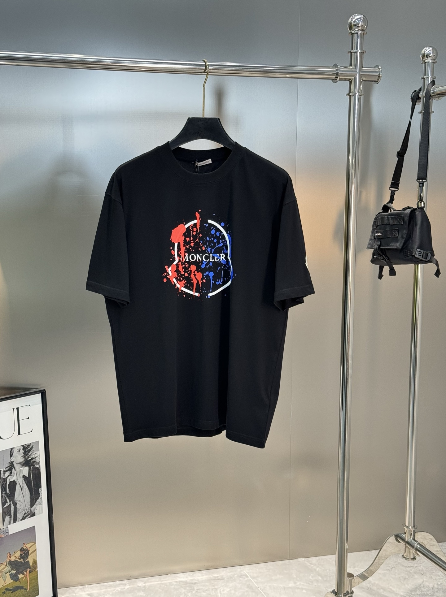 。🌾 Moncle*蒙口新款潮牌T恤.男女同款！胸口经典品牌图形立体视觉.经典款式烫画设计.耐看时尚.2