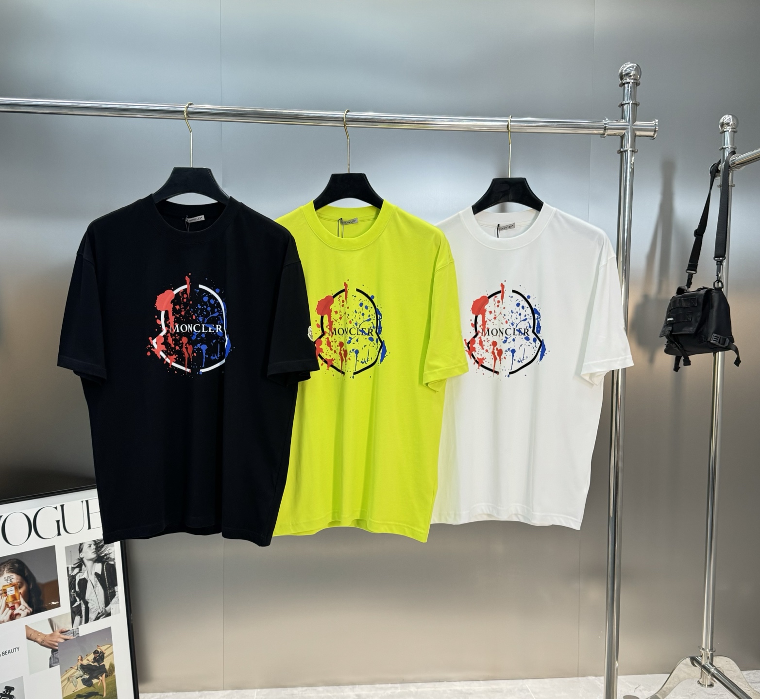 。🌾 Moncle*蒙口新款潮牌T恤.男女同款！胸口经典品牌图形立体视觉.经典款式烫画设计.耐看时尚.2