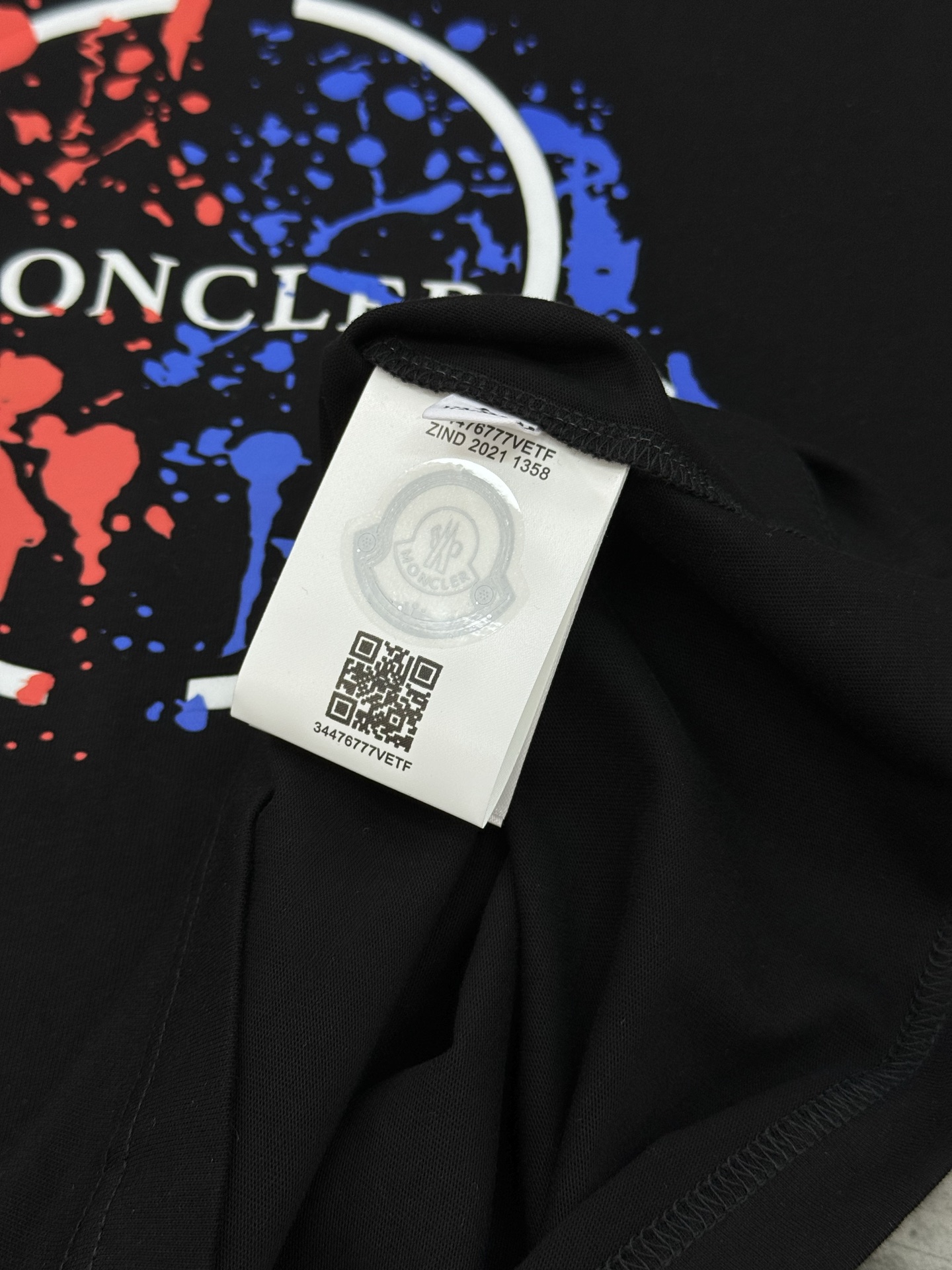 。🌾 Moncle*蒙口新款潮牌T恤.男女同款！胸口经典品牌图形立体视觉.经典款式烫画设计.耐看时尚.2