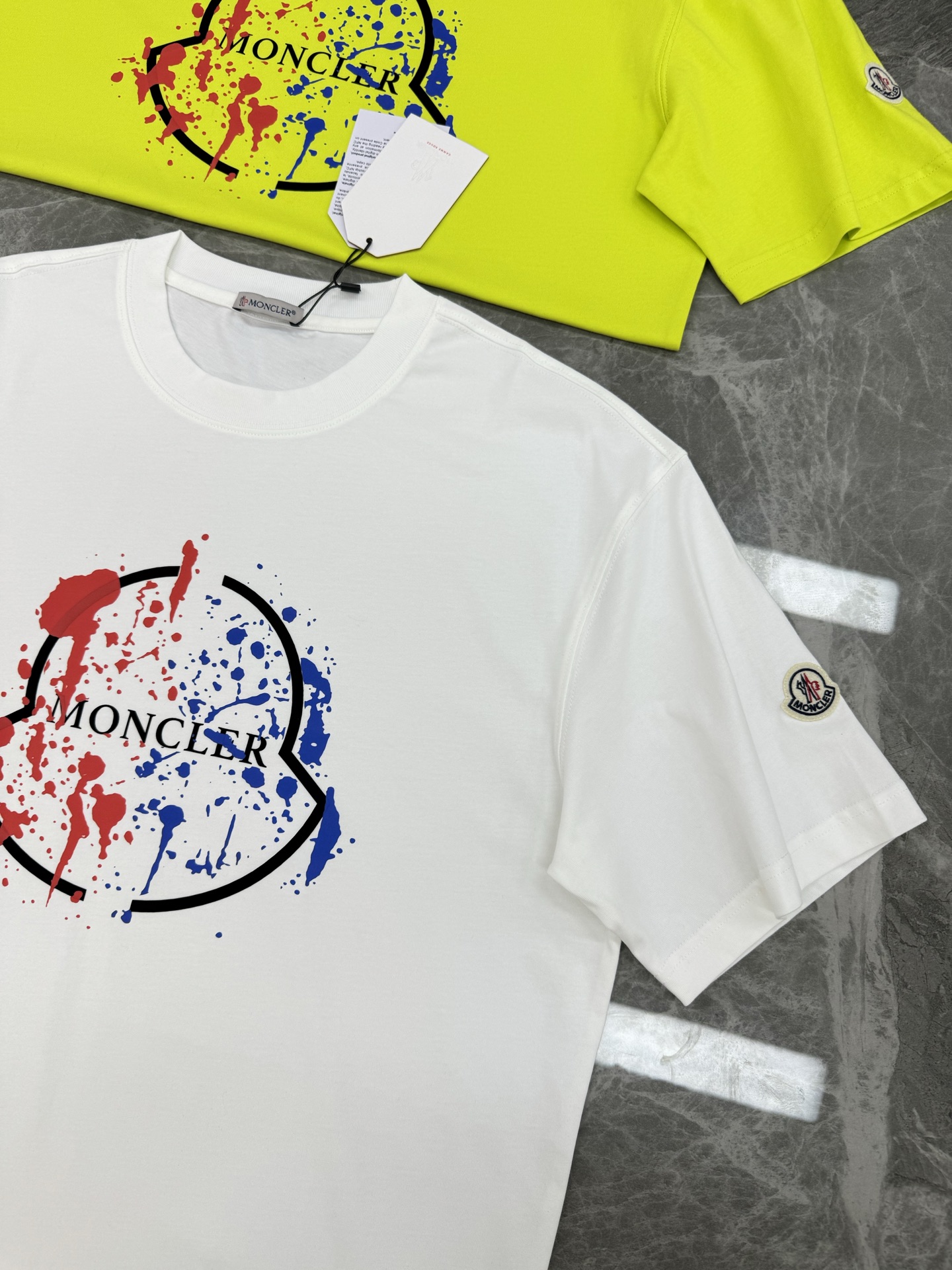 。🌾 Moncle*蒙口新款潮牌T恤.男女同款！胸口经典品牌图形立体视觉.经典款式烫画设计.耐看时尚.2