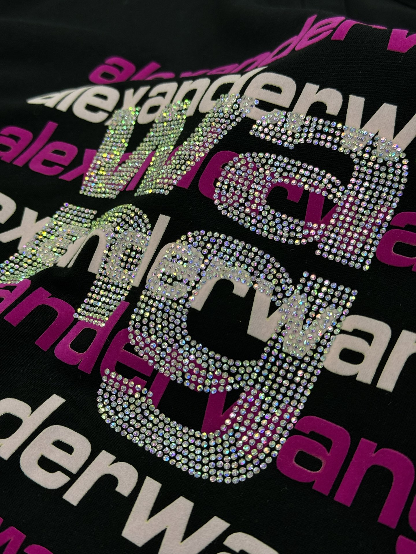 。🌾 Alexa*wang新款亚历山大王圆领T恤.潮牌T恤！男女同款～不同工艺呈现不一样的视觉感受，压花