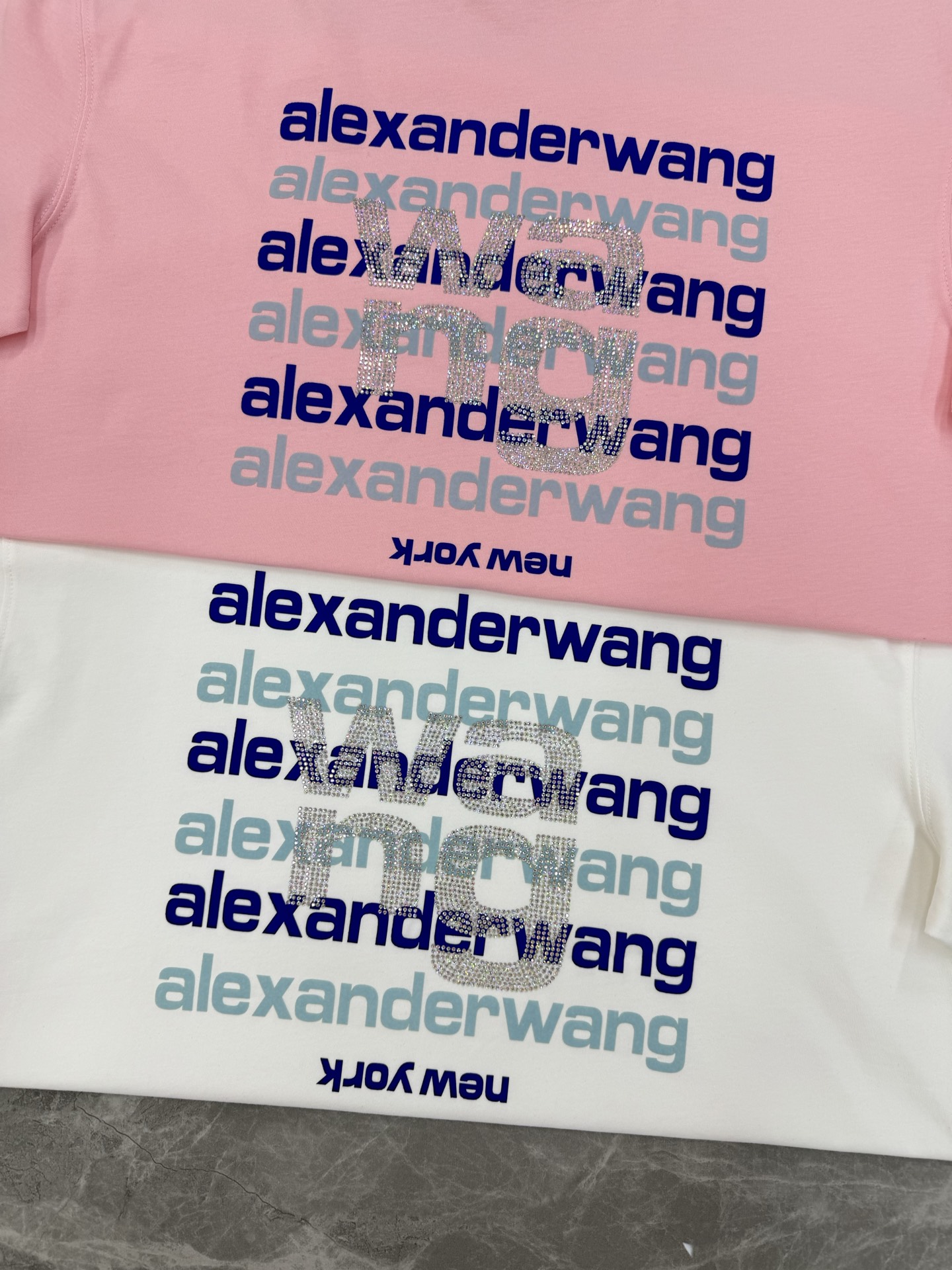 。🌾 Alexa*wang新款亚历山大王圆领T恤.潮牌T恤！男女同款～不同工艺呈现不一样的视觉感受，压花