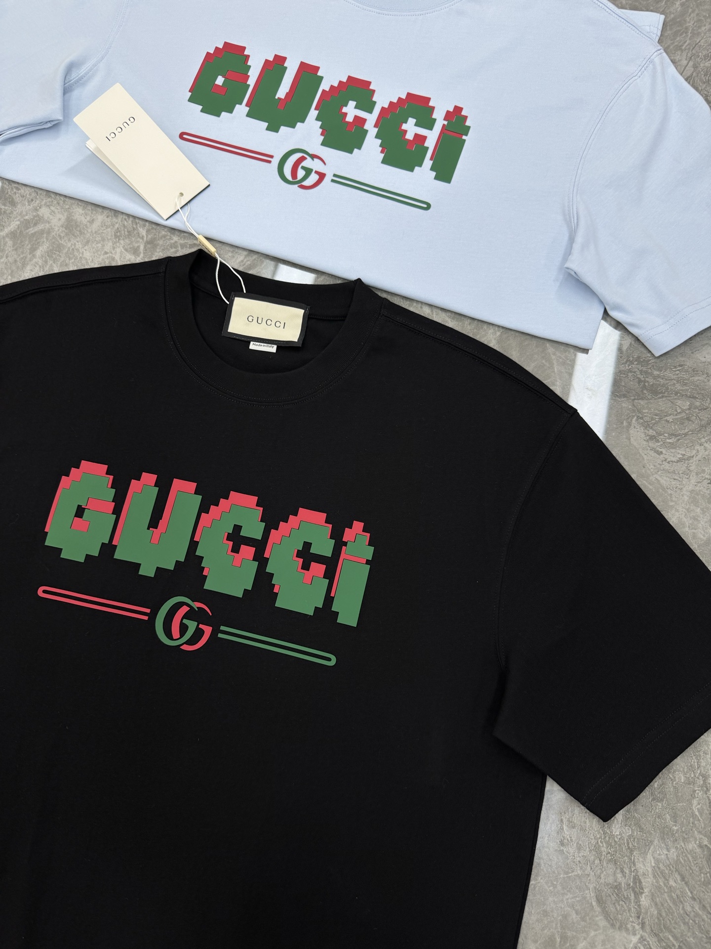 。🌾 GUCC*潮牌新款圆领T恤.男女同款～潮人必备！胸前定制品牌图形烫画工艺.平面硅胶色彩搭配犹如马里