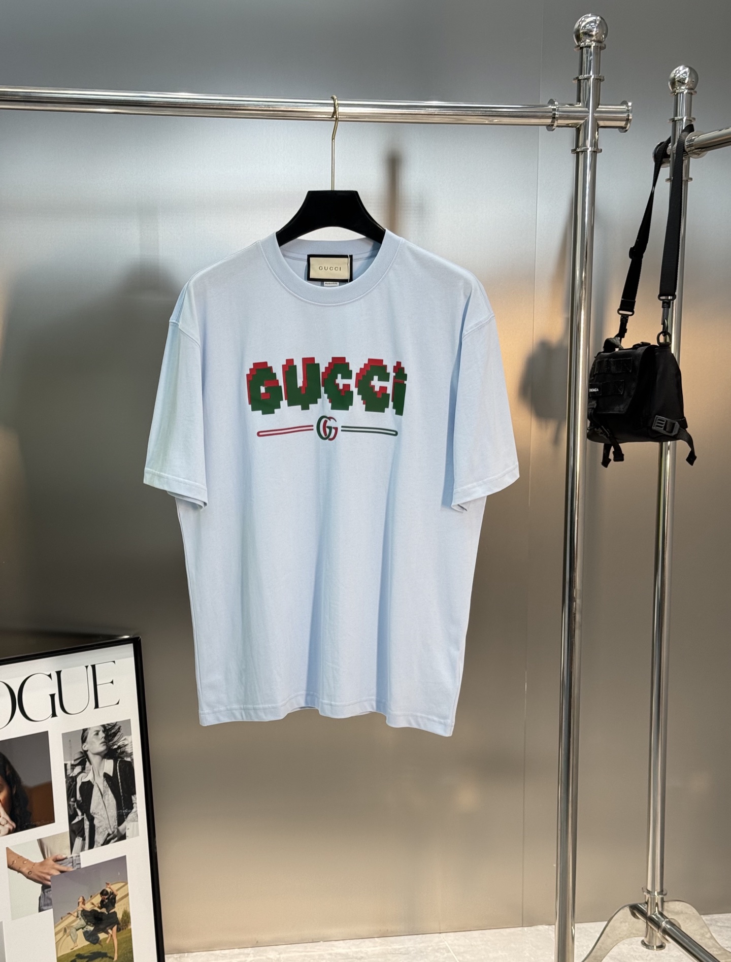 。🌾 GUCC*潮牌新款圆领T恤.男女同款～潮人必备！胸前定制品牌图形烫画工艺.平面硅胶色彩搭配犹如马里