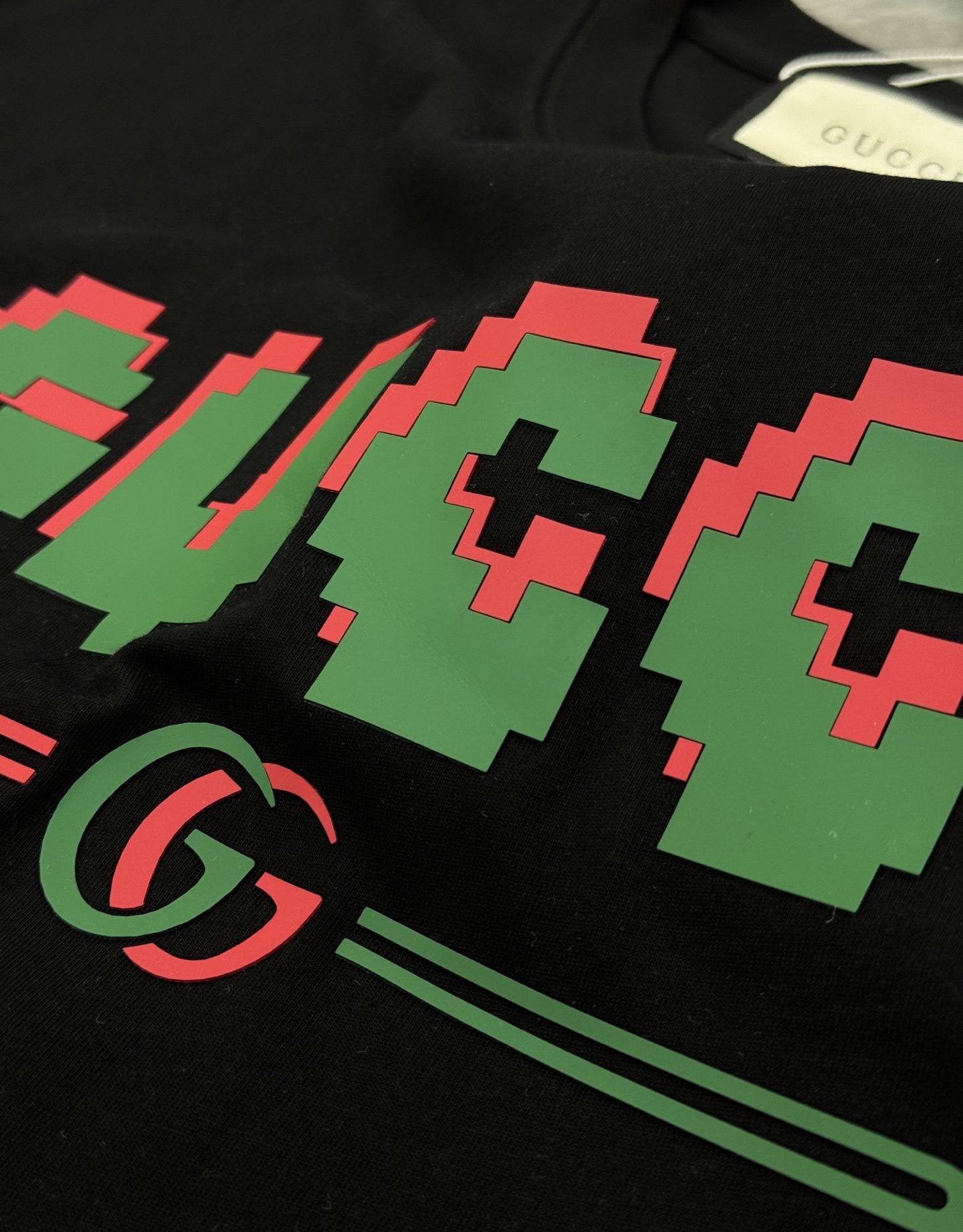 。🌾 GUCC*潮牌新款圆领T恤.男女同款～潮人必备！胸前定制品牌图形烫画工艺.平面硅胶色彩搭配犹如马里