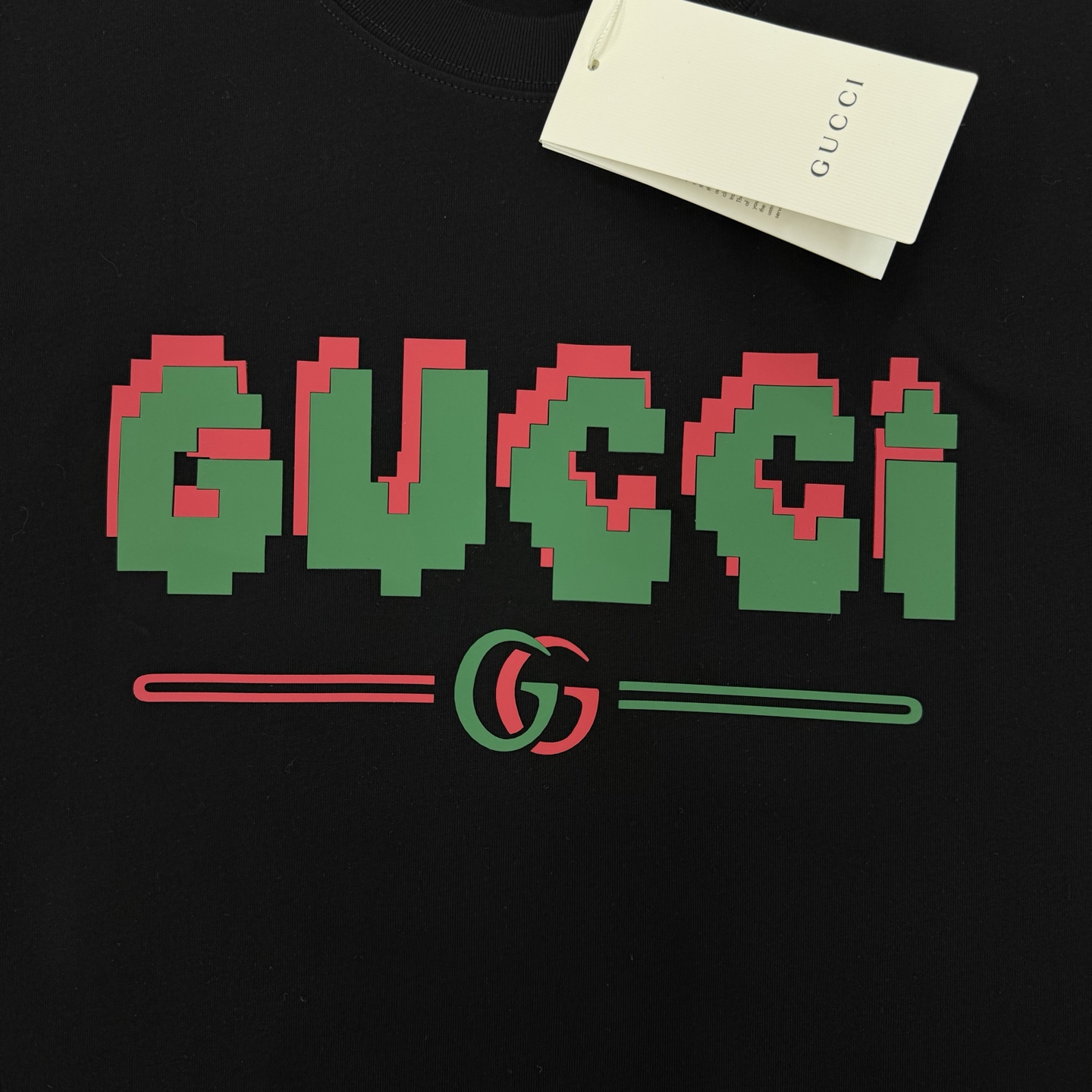 。🌾 GUCC*潮牌新款圆领T恤.男女同款～潮人必备！胸前定制品牌图形烫画工艺.平面硅胶色彩搭配犹如马里