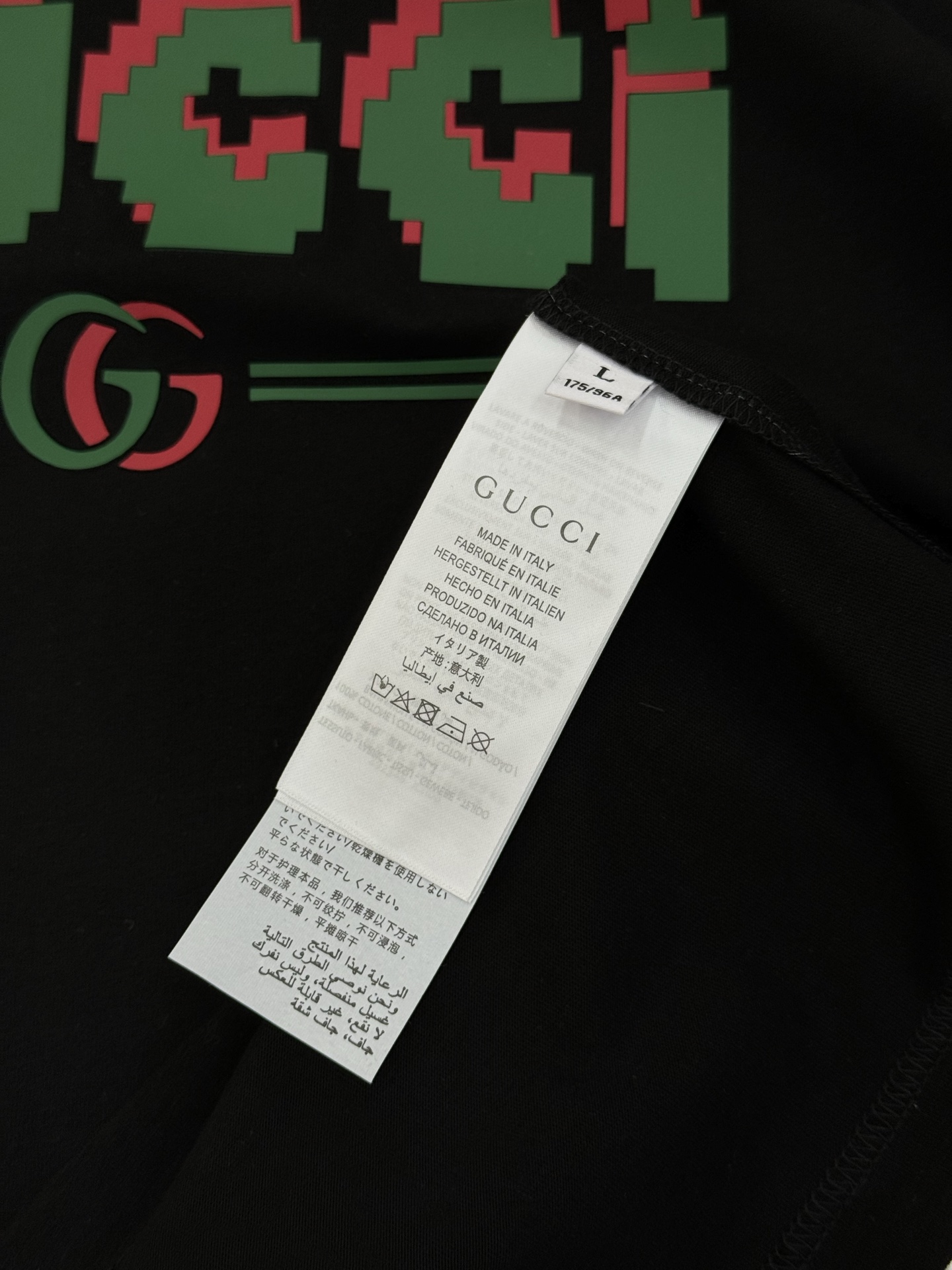 。🌾 GUCC*潮牌新款圆领T恤.男女同款～潮人必备！胸前定制品牌图形烫画工艺.平面硅胶色彩搭配犹如马里