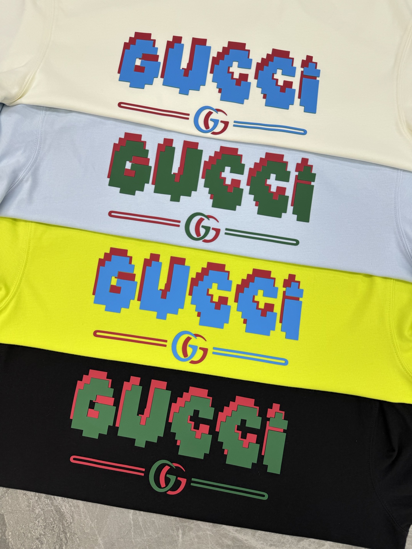 。🌾 GUCC*潮牌新款圆领T恤.男女同款～潮人必备！胸前定制品牌图形烫画工艺.平面硅胶色彩搭配犹如马里