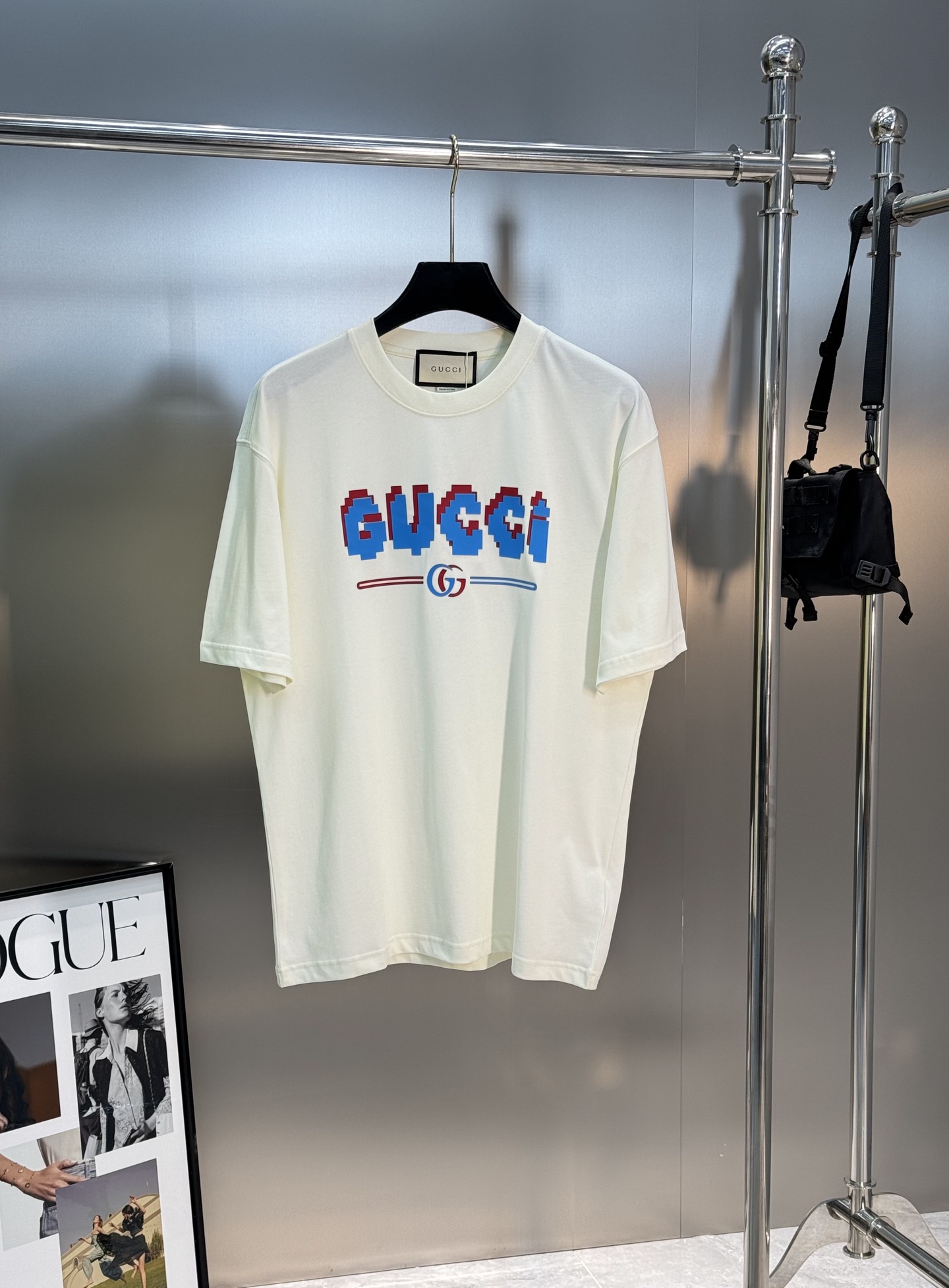 。🌾 GUCC*潮牌新款圆领T恤.男女同款～潮人必备！胸前定制品牌图形烫画工艺.平面硅胶色彩搭配犹如马里