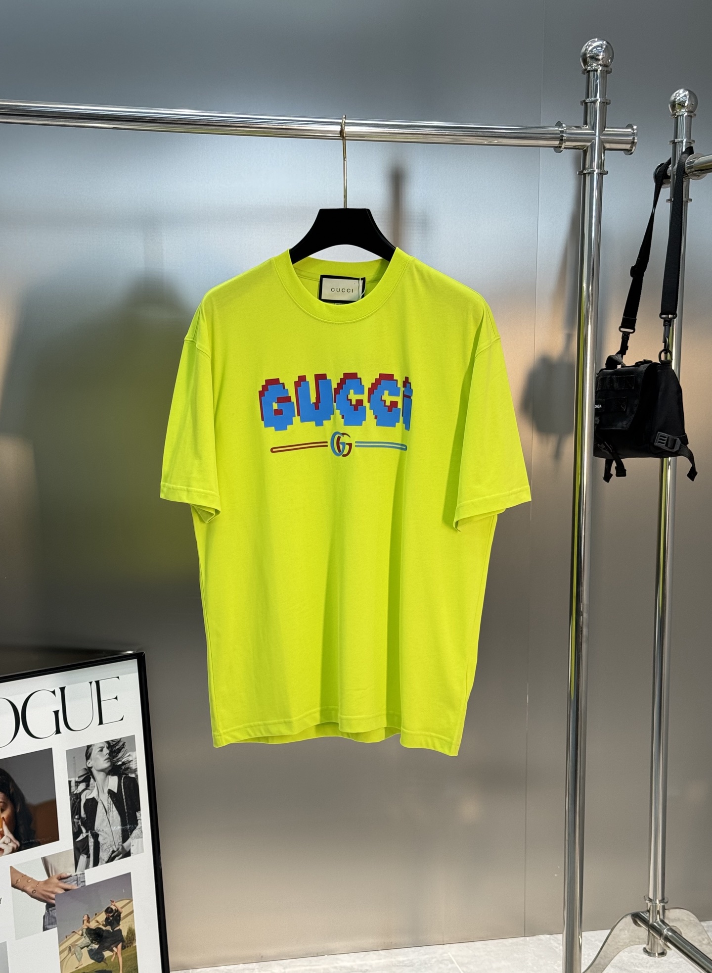 。🌾 GUCC*潮牌新款圆领T恤.男女同款～潮人必备！胸前定制品牌图形烫画工艺.平面硅胶色彩搭配犹如马里