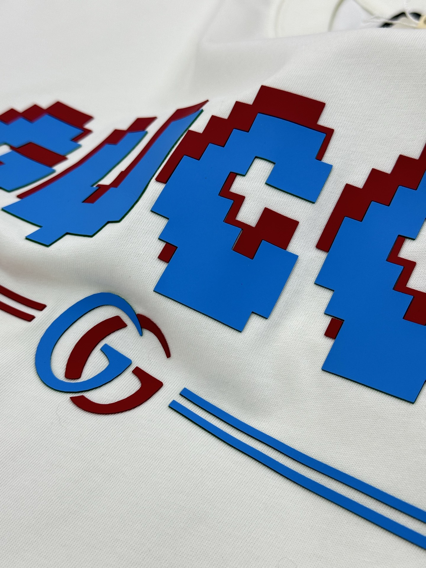 。🌾 GUCC*潮牌新款圆领T恤.男女同款～潮人必备！胸前定制品牌图形烫画工艺.平面硅胶色彩搭配犹如马里