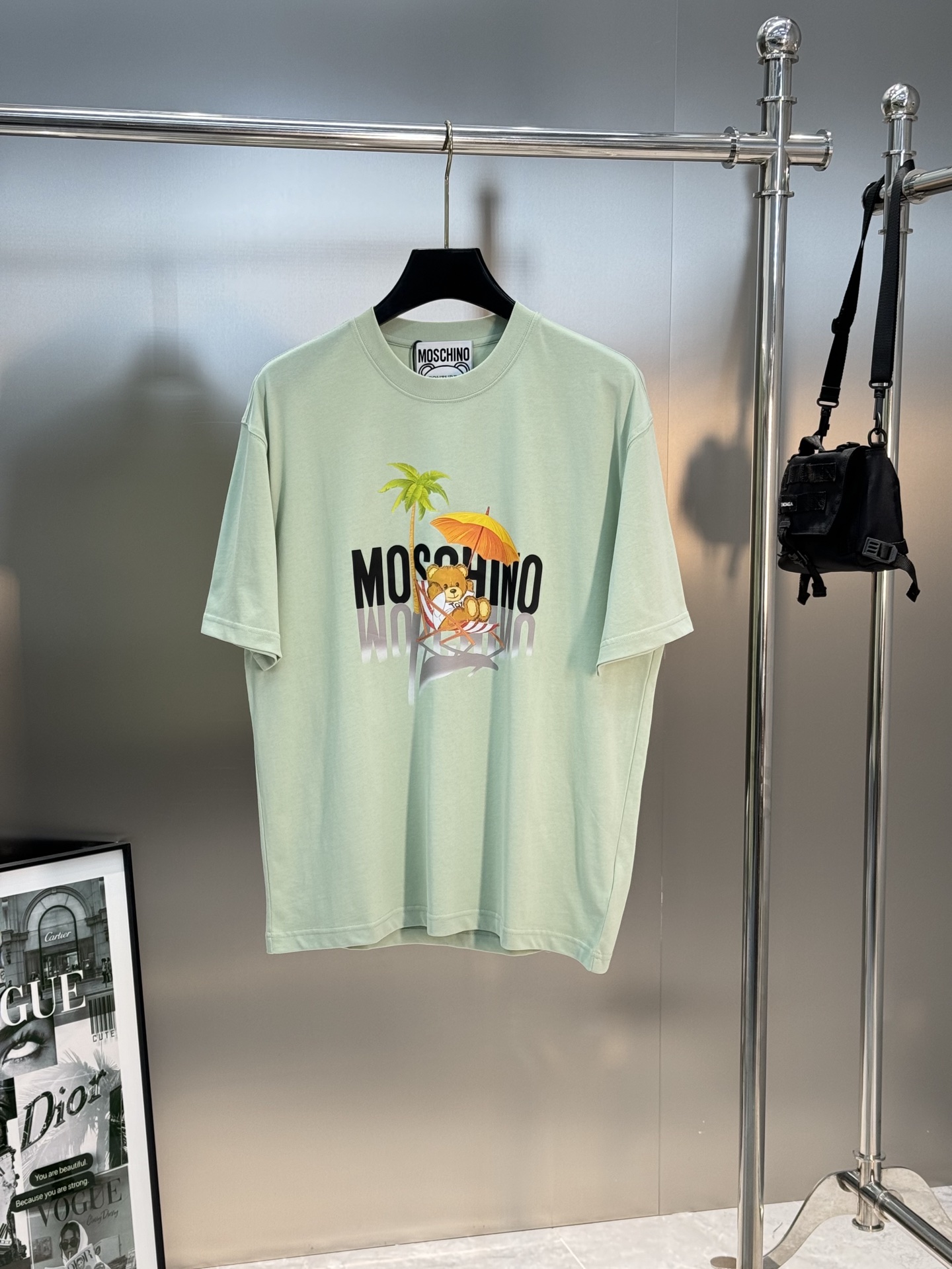 。🌾 MOSCHIN*莫斯奇诺*新款潮牌情侣款T恤.原单推荐！小熊圆领短袖，街头风的新纪…整体图形质感呈