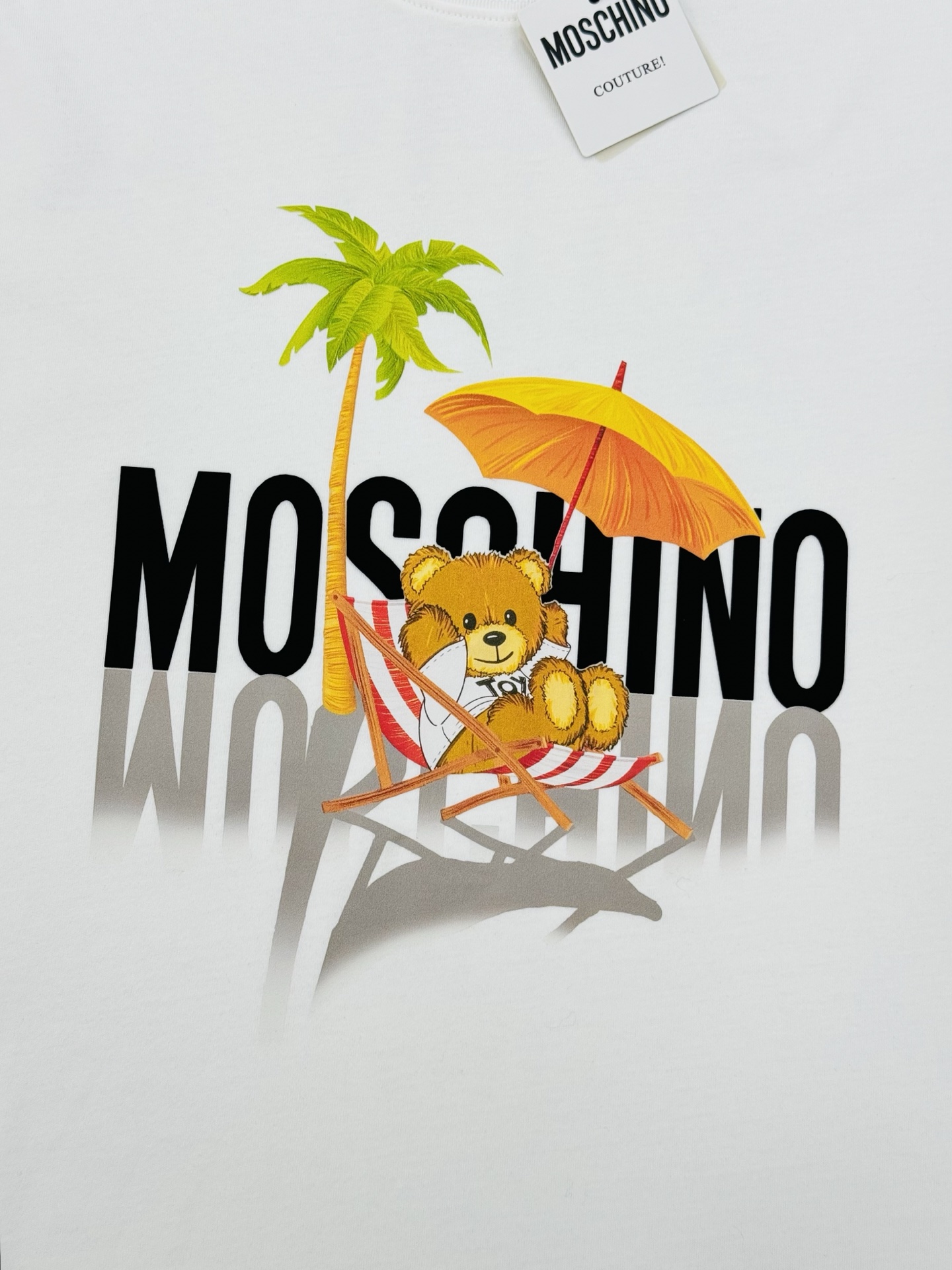 。🌾 MOSCHIN*莫斯奇诺*新款潮牌情侣款T恤.原单推荐！小熊圆领短袖，街头风的新纪…整体图形质感呈