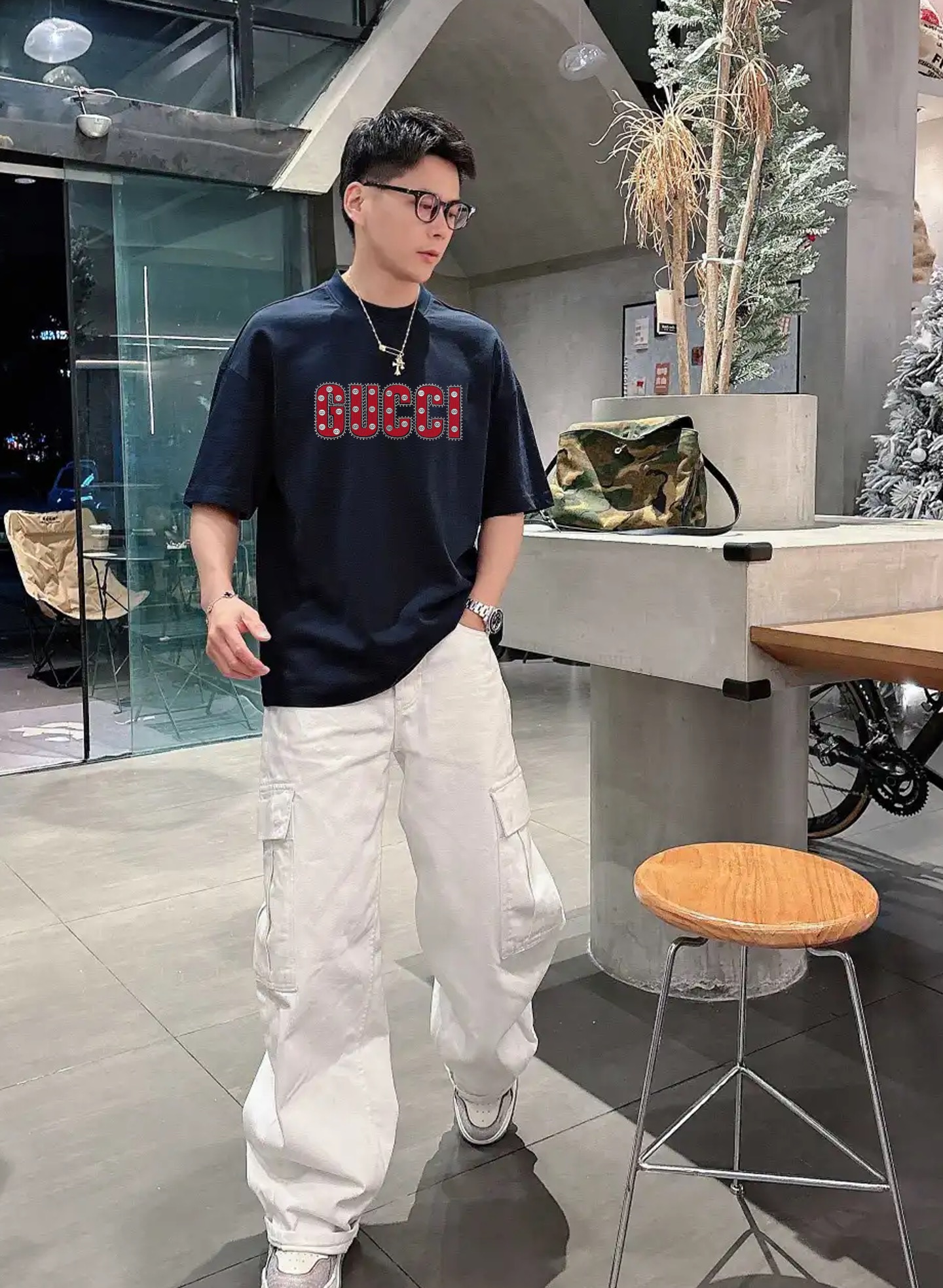 。🌾 GUCC*潮牌新款圆领T恤.男女同款～潮人必备！胸前定制品牌图形烫画工艺.双层工艺色彩层次分明.减