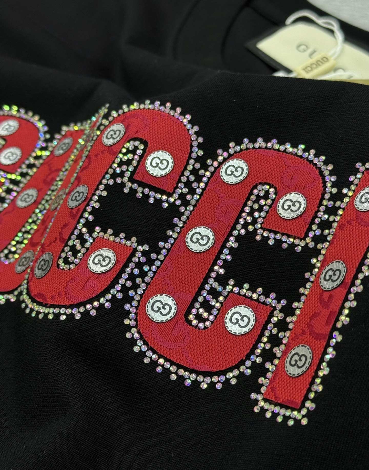 。🌾 GUCC*潮牌新款圆领T恤.男女同款～潮人必备！胸前定制品牌图形烫画工艺.双层工艺色彩层次分明.减