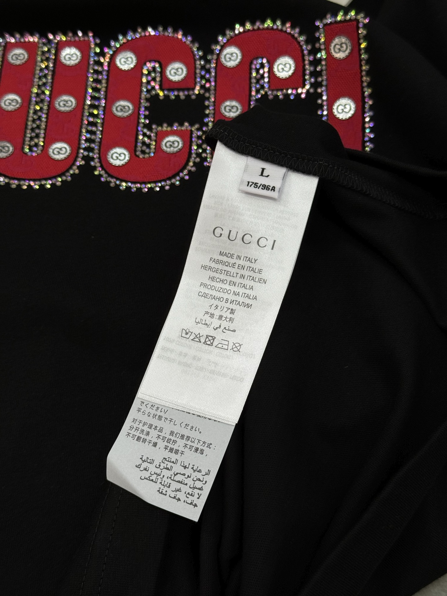 。🌾 GUCC*潮牌新款圆领T恤.男女同款～潮人必备！胸前定制品牌图形烫画工艺.双层工艺色彩层次分明.减