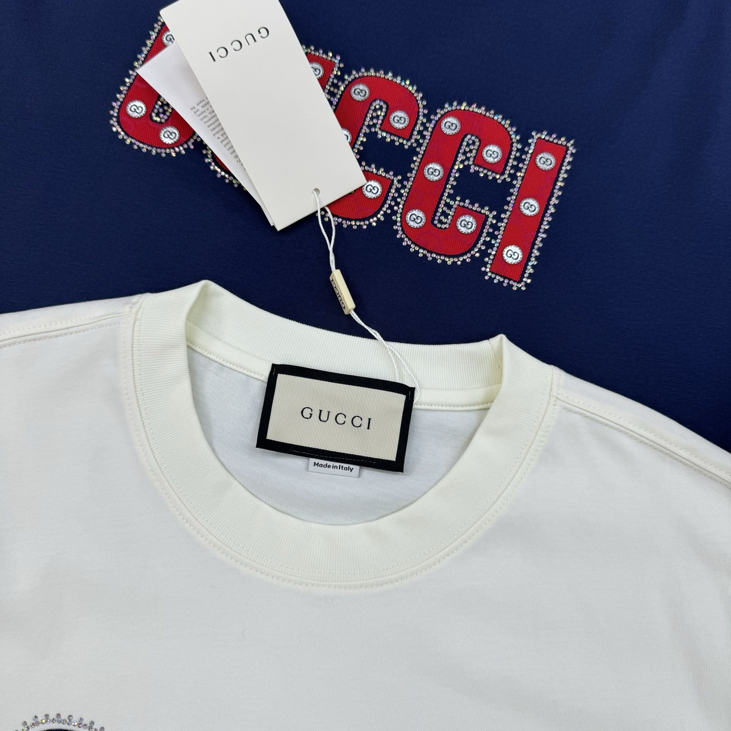 。🌾 GUCC*潮牌新款圆领T恤.男女同款～潮人必备！胸前定制品牌图形烫画工艺.双层工艺色彩层次分明.减