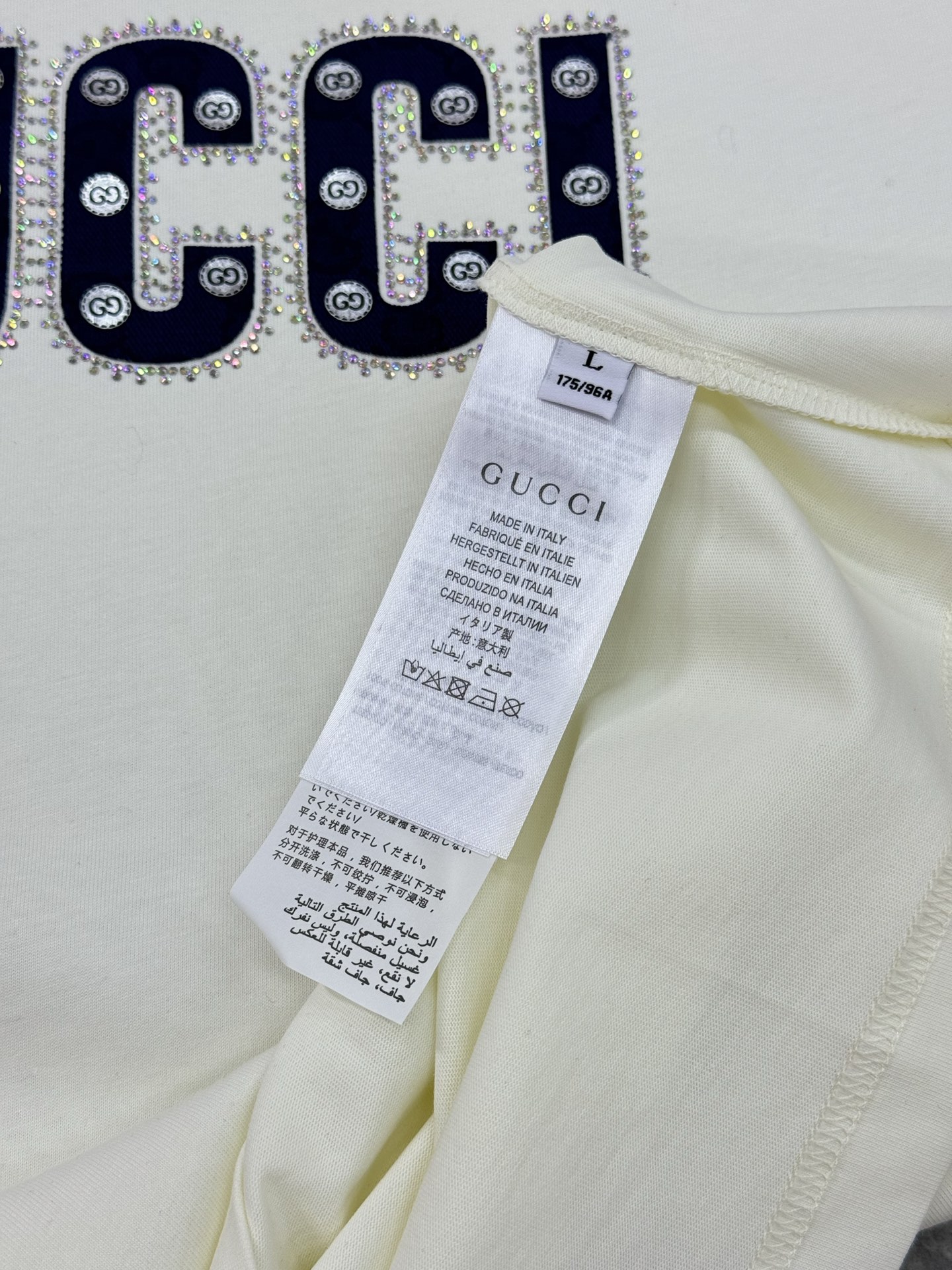 。🌾 GUCC*潮牌新款圆领T恤.男女同款～潮人必备！胸前定制品牌图形烫画工艺.双层工艺色彩层次分明.减