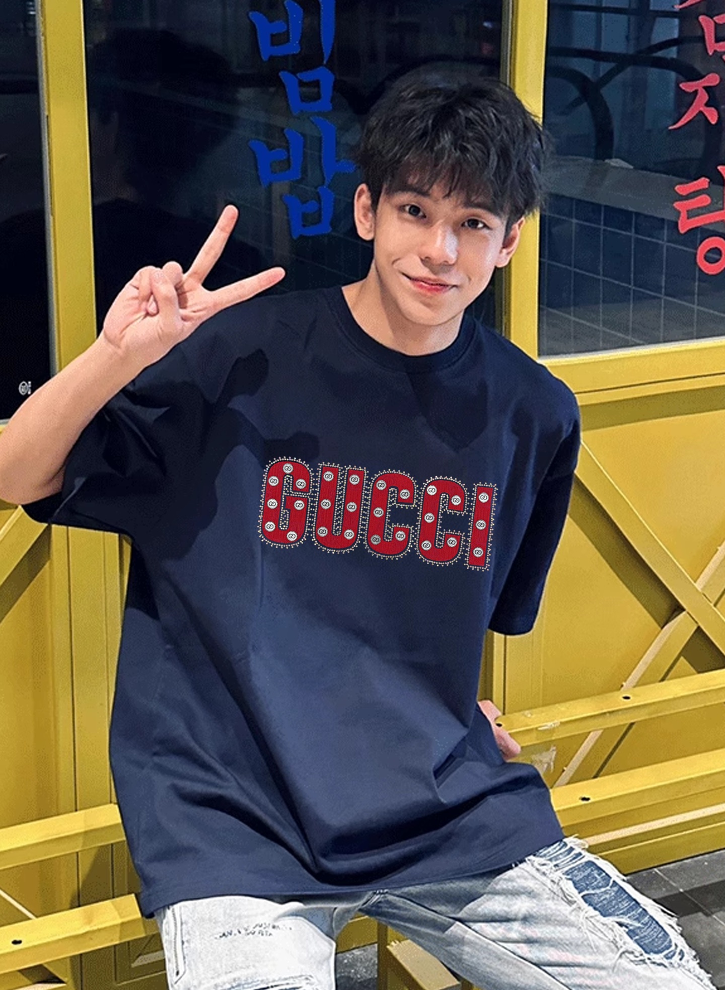 。🌾 GUCC*潮牌新款圆领T恤.男女同款～潮人必备！胸前定制品牌图形烫画工艺.双层工艺色彩层次分明.减