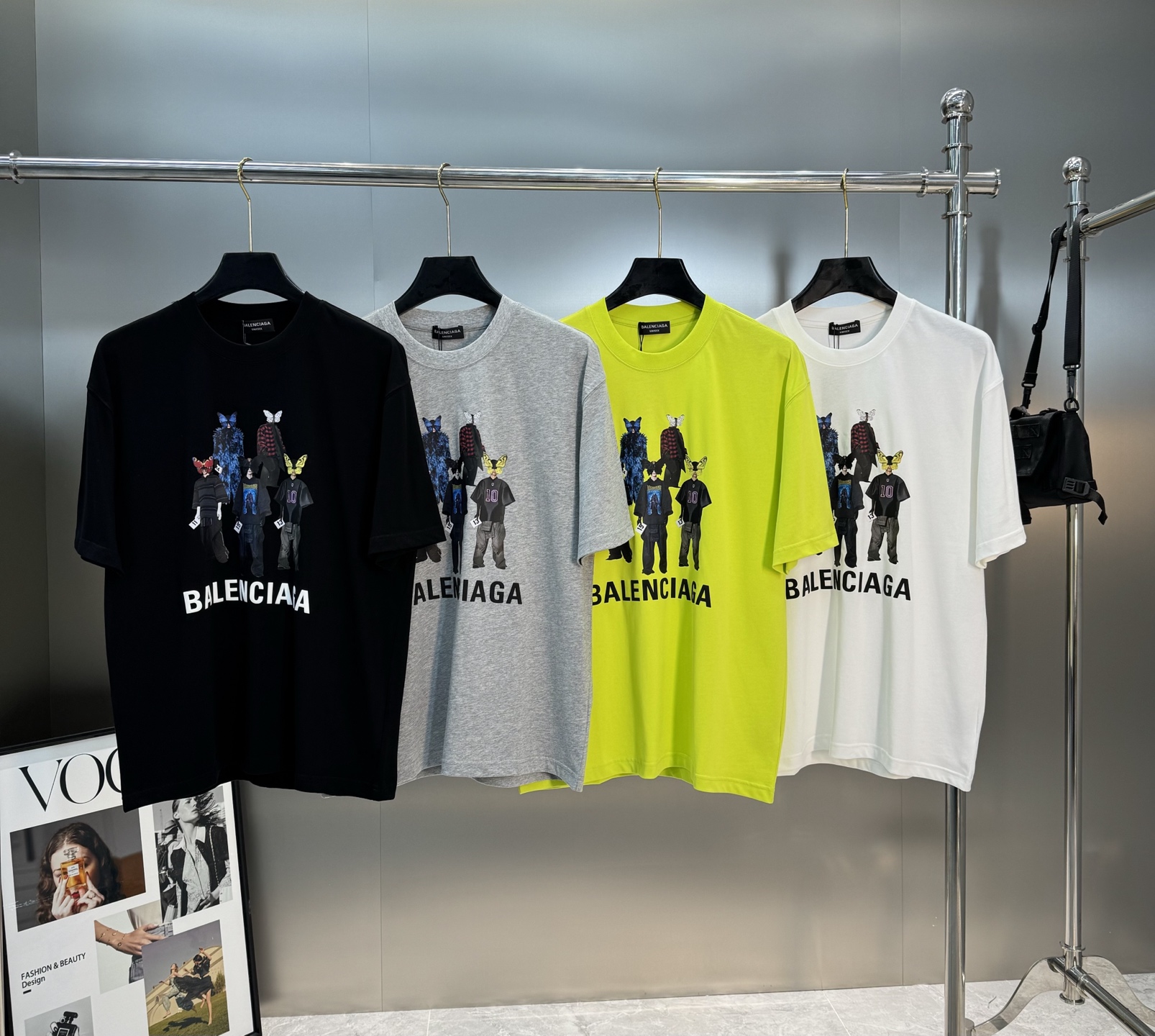 。🌾 Balenciag*巴黎世家新款潮牌圆领T恤.男女同款❤️立体烫画工艺呈现不一样的视觉感受，色彩搭