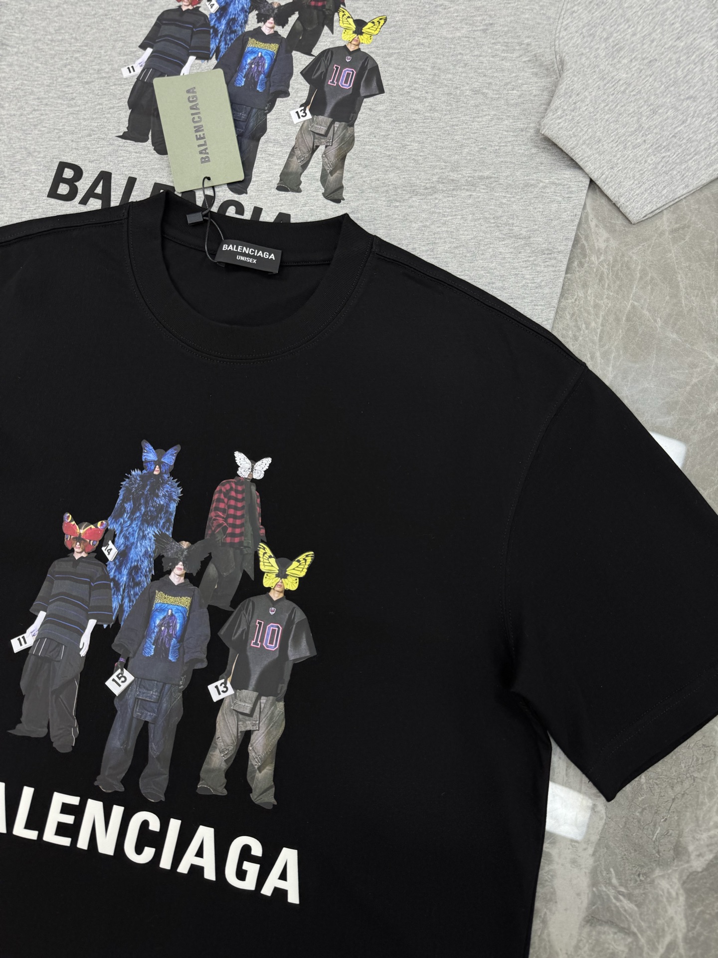 。🌾 Balenciag*巴黎世家新款潮牌圆领T恤.男女同款❤️立体烫画工艺呈现不一样的视觉感受，色彩搭