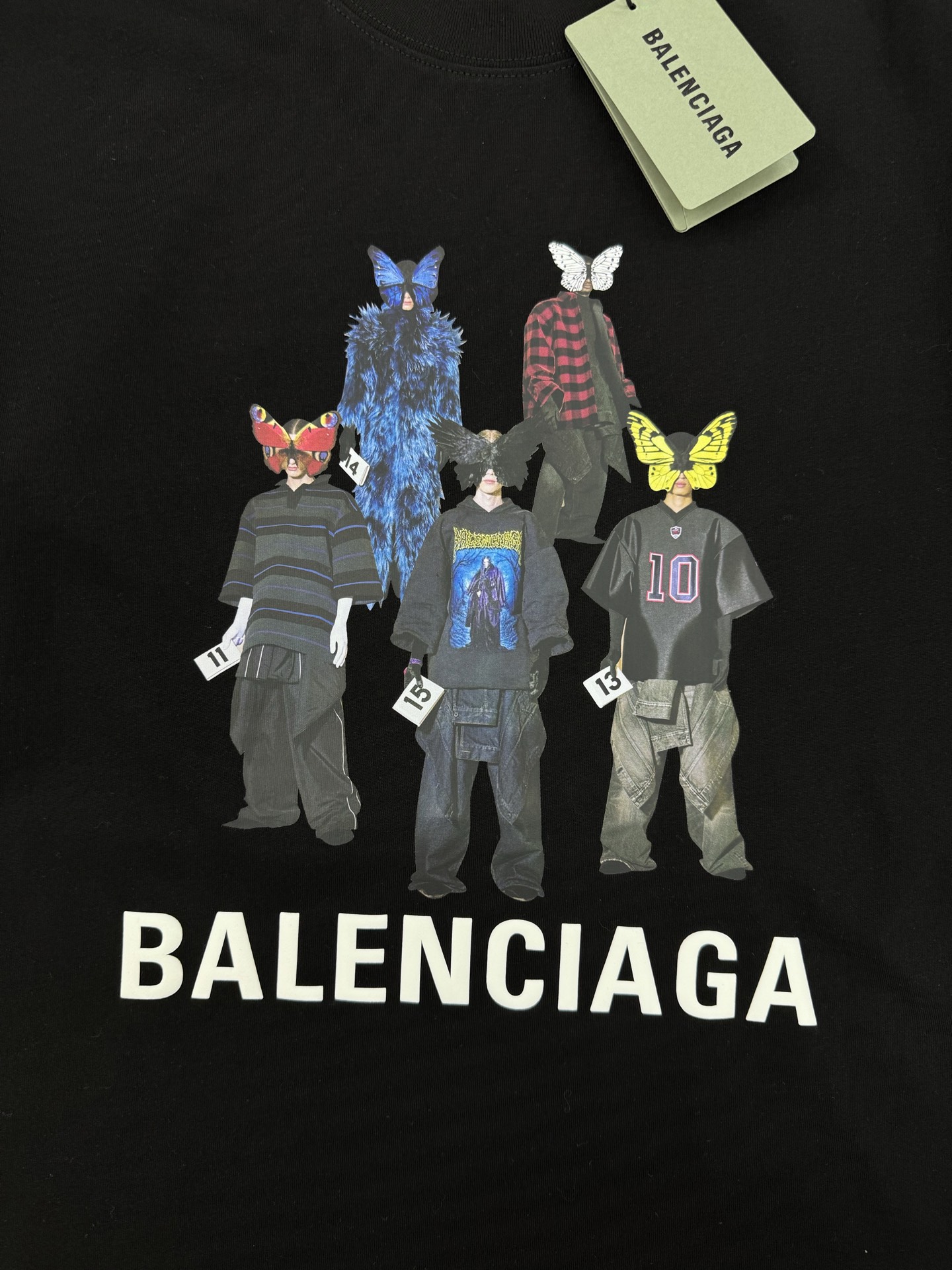 。🌾 Balenciag*巴黎世家新款潮牌圆领T恤.男女同款❤️立体烫画工艺呈现不一样的视觉感受，色彩搭