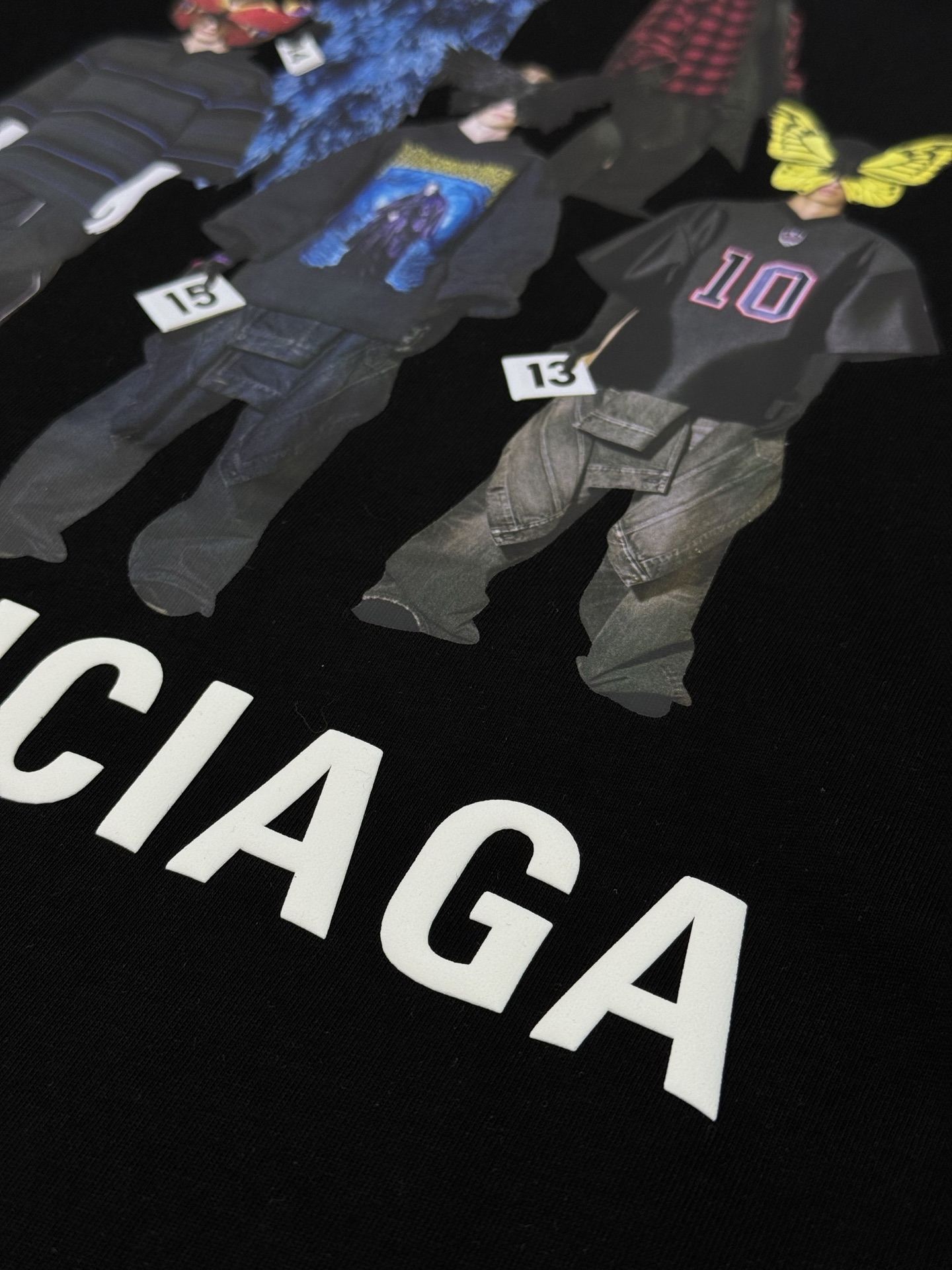 。🌾 Balenciag*巴黎世家新款潮牌圆领T恤.男女同款❤️立体烫画工艺呈现不一样的视觉感受，色彩搭