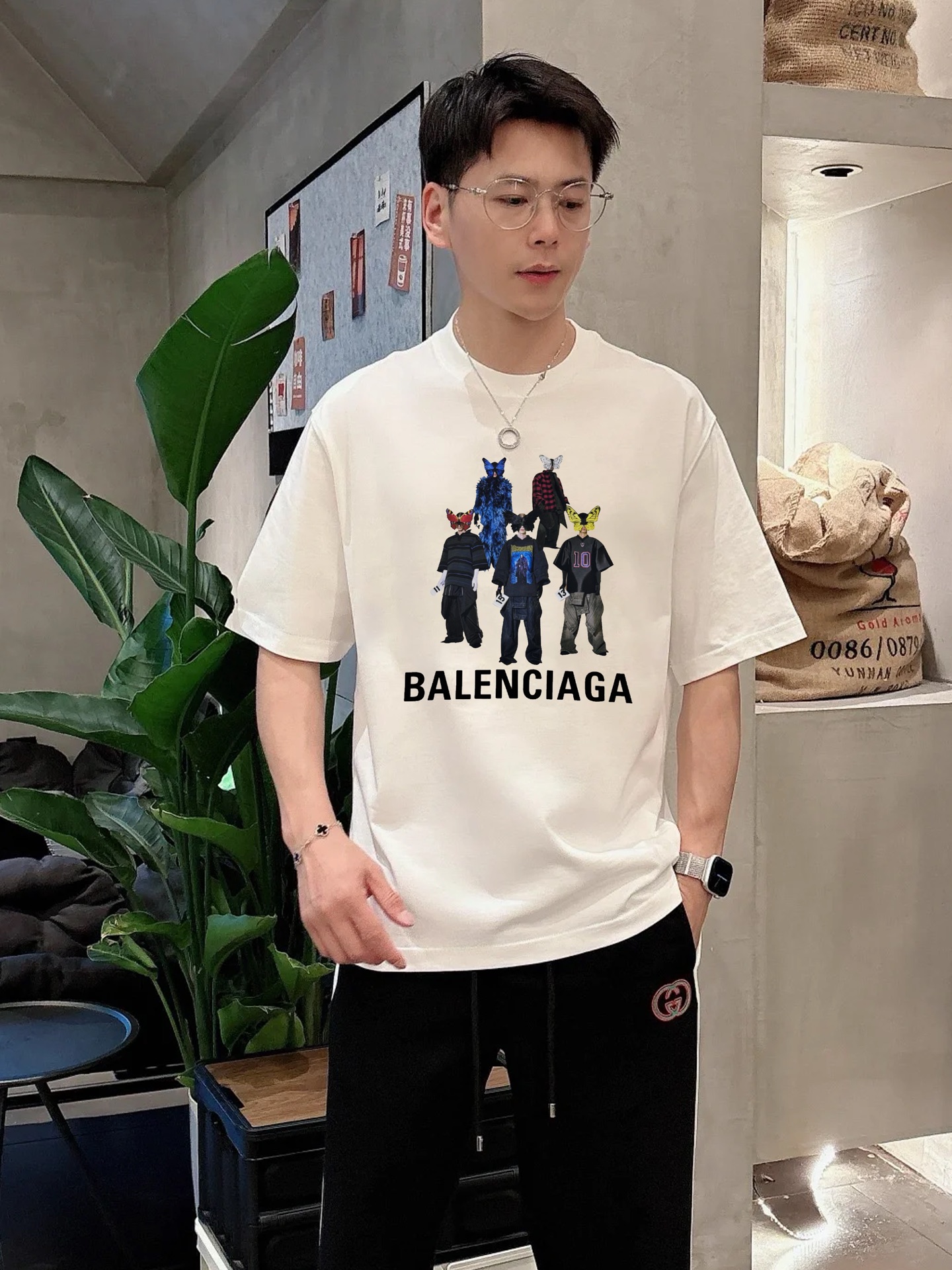 。🌾 Balenciag*巴黎世家新款潮牌圆领T恤.男女同款❤️立体烫画工艺呈现不一样的视觉感受，色彩搭