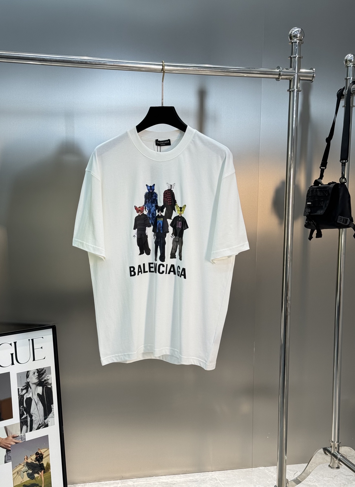 。🌾 Balenciag*巴黎世家新款潮牌圆领T恤.男女同款❤️立体烫画工艺呈现不一样的视觉感受，色彩搭