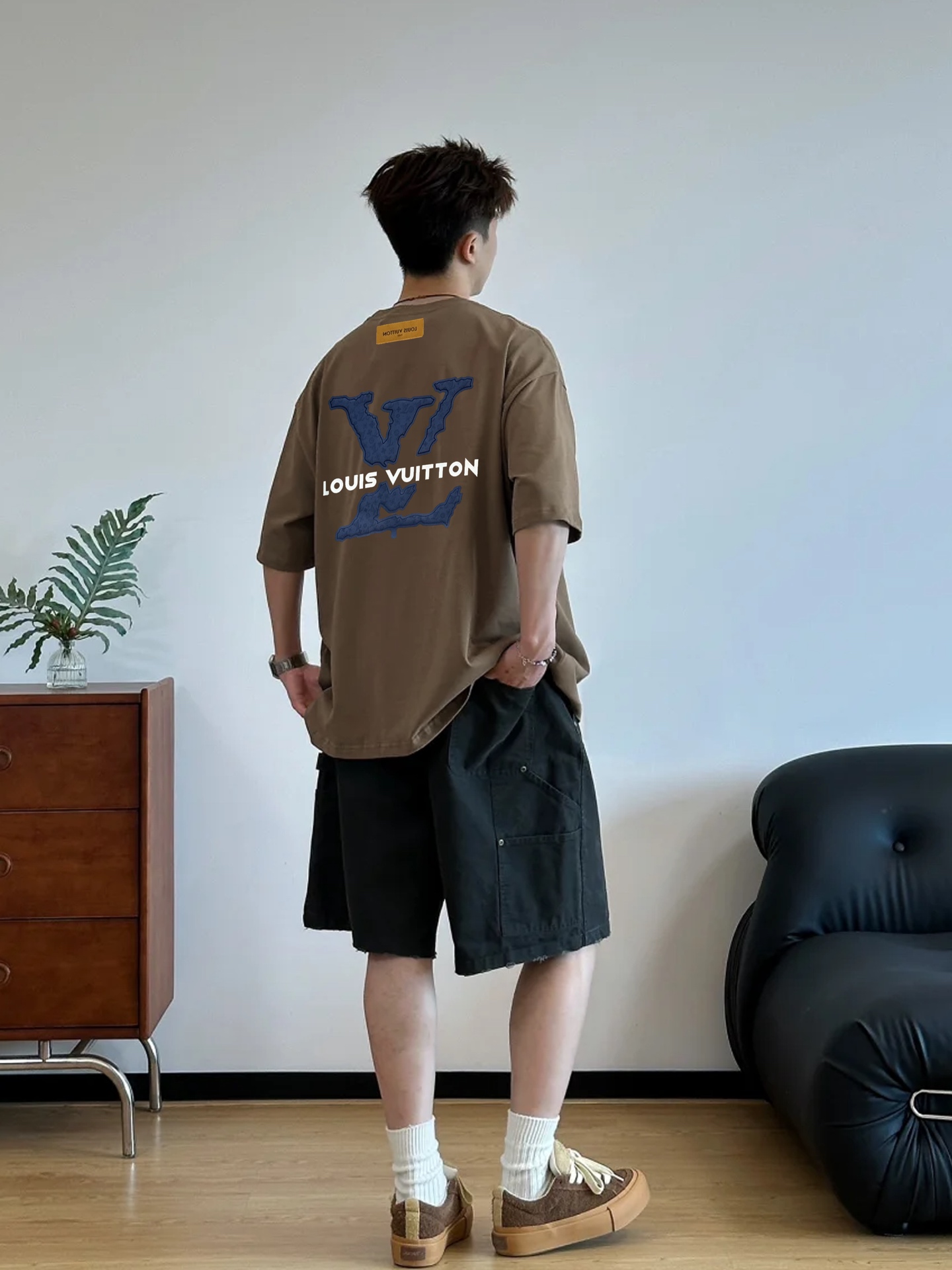 。🌾 驴牌*新款潮牌微扩版型T恤.男女同款❤️品牌图形以标志性的元素做为特色，双面立体烫画.成就2025