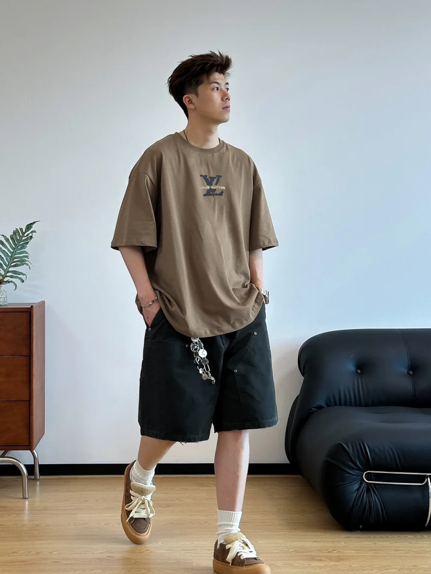 。🌾 驴牌*新款潮牌微扩版型T恤.男女同款❤️品牌图形以标志性的元素做为特色，双面立体烫画.成就2025