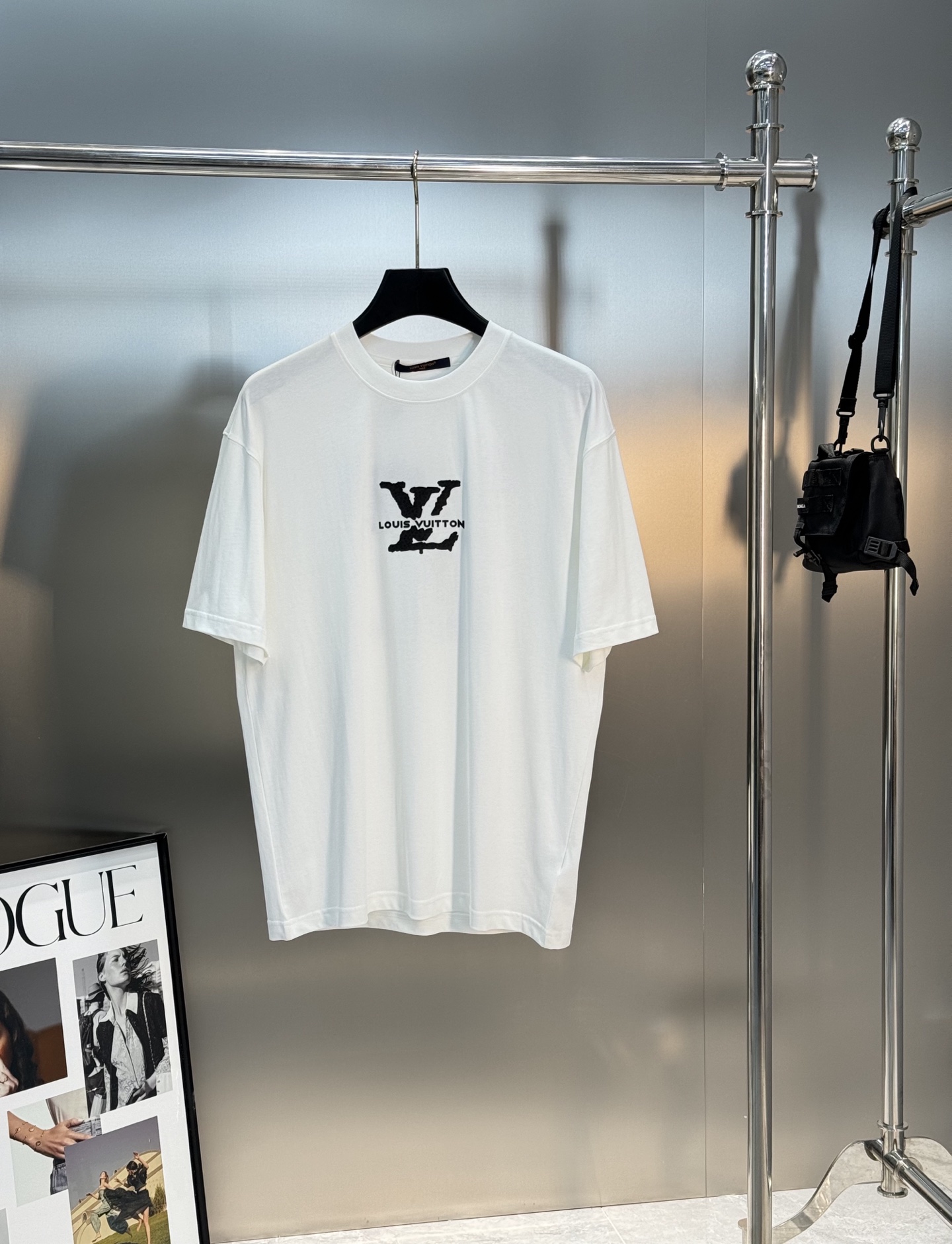 。🌾 驴牌*新款潮牌微扩版型T恤.男女同款❤️品牌图形以标志性的元素做为特色，双面立体烫画.成就2025