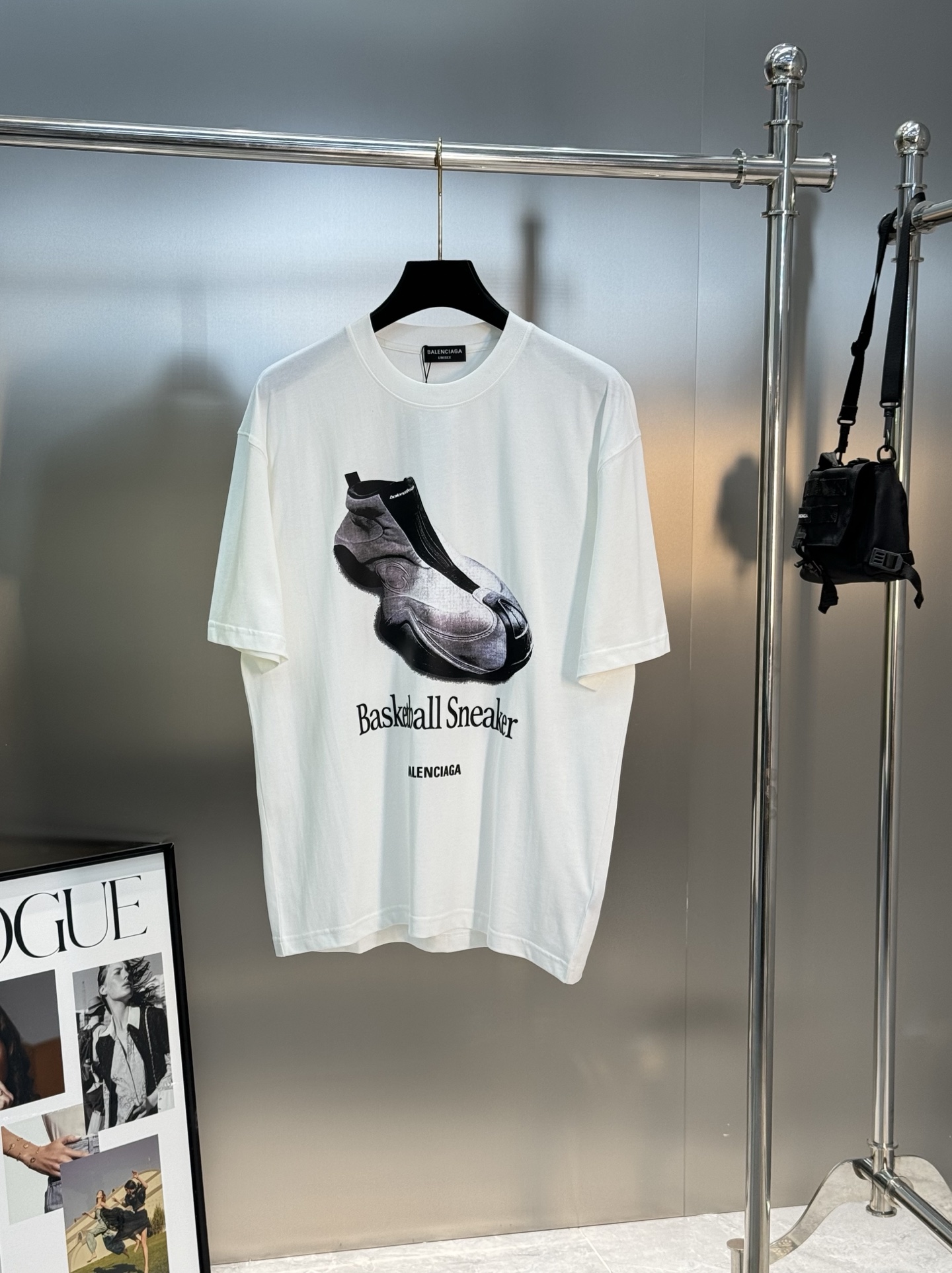 。🌾 Balenciag*巴黎世家新款潮牌老爹T恤.男女同款❤️os版型真的很迷人.丝光棉品牌图形字母烫