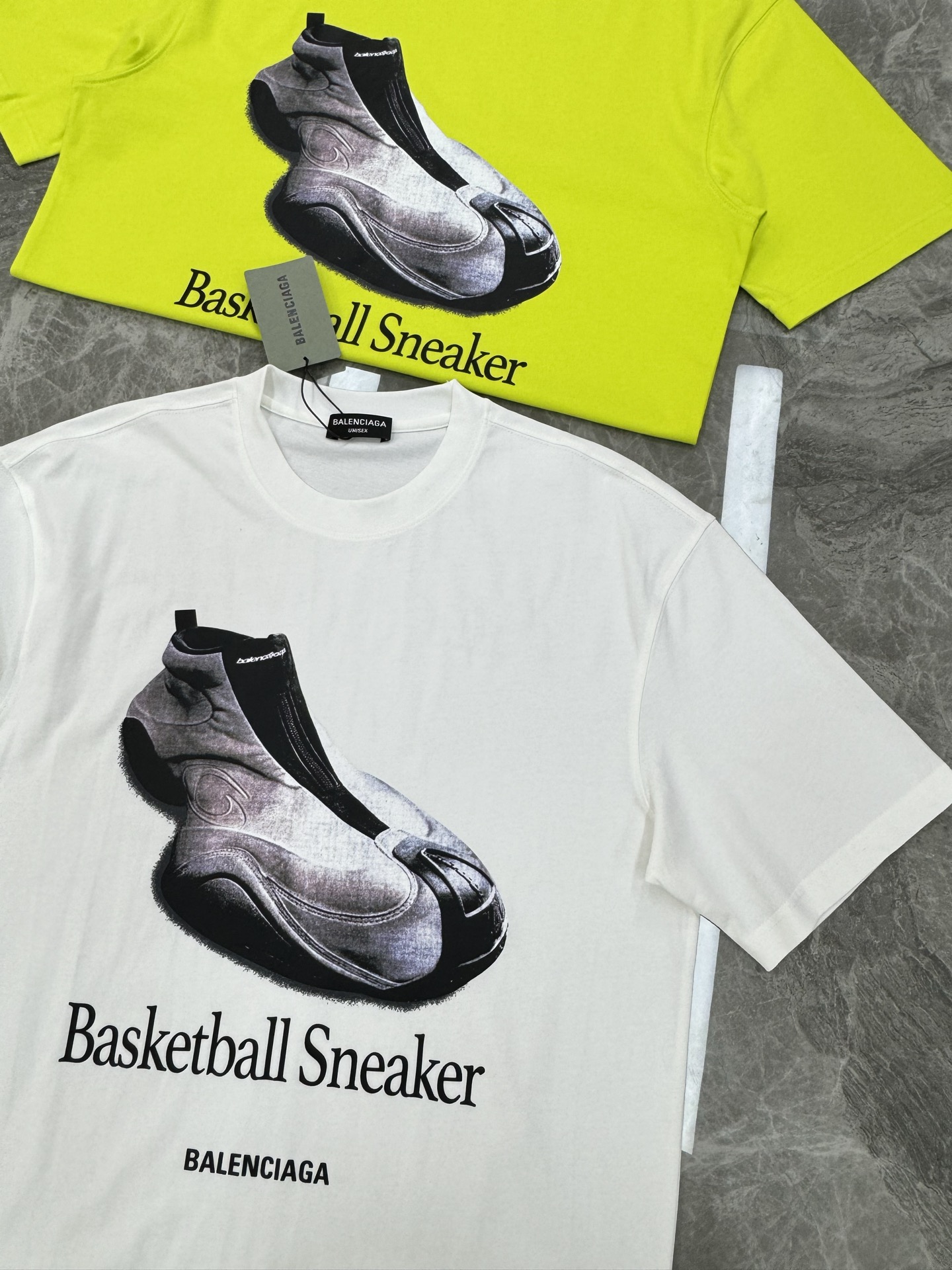 。🌾 Balenciag*巴黎世家新款潮牌老爹T恤.男女同款❤️os版型真的很迷人.丝光棉品牌图形字母烫