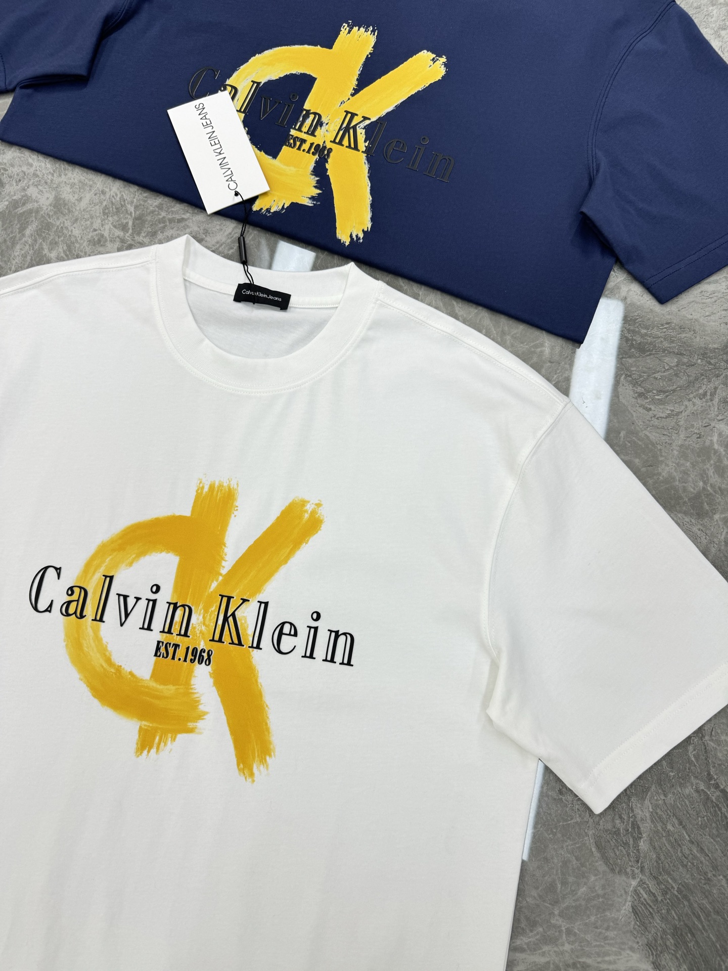 。🌾 Calvin Klein 新款潮牌T恤.男女同款❤️原单品质.一直以city注明的品牌.非常奈斯！