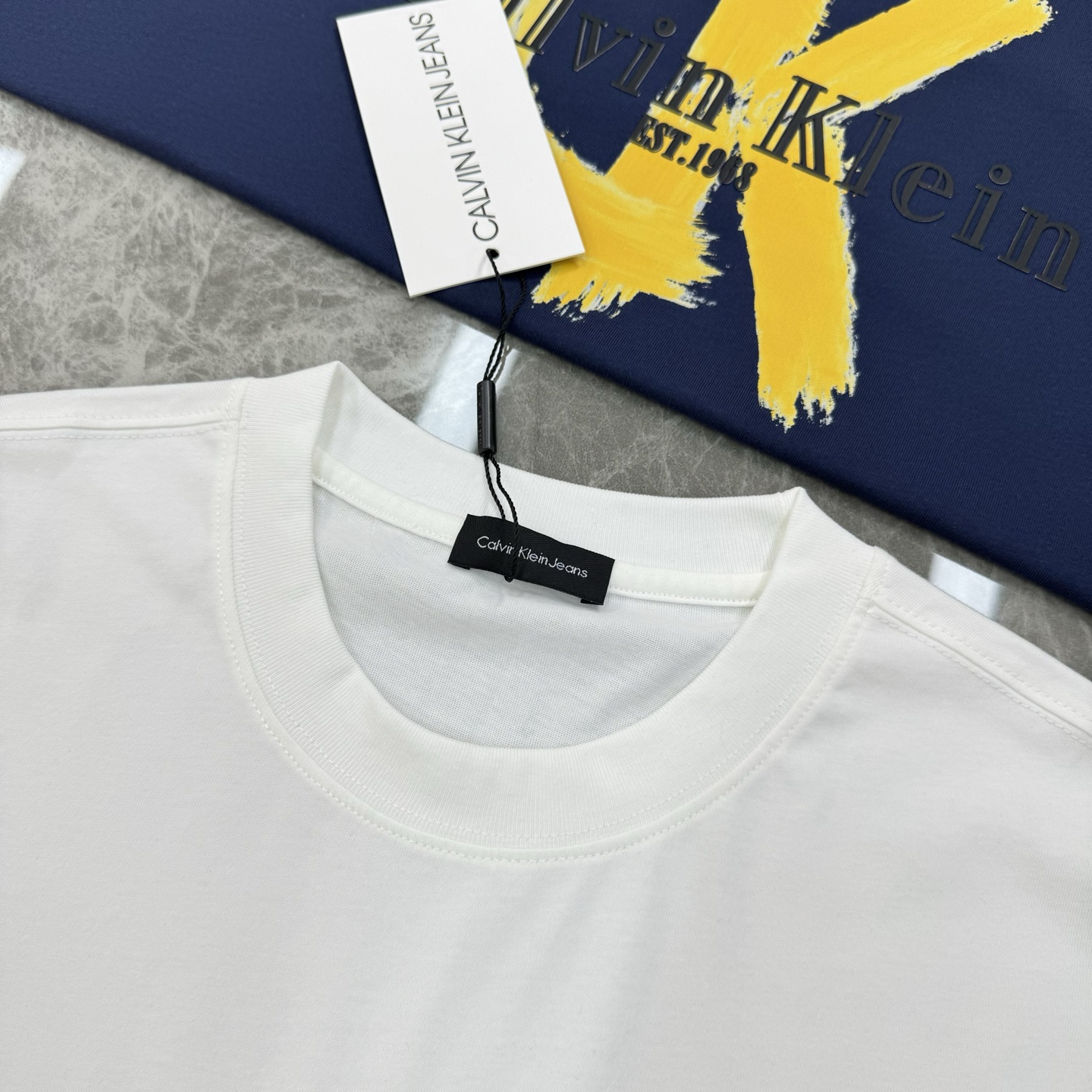 。🌾 Calvin Klein 新款潮牌T恤.男女同款❤️原单品质.一直以city注明的品牌.非常奈斯！