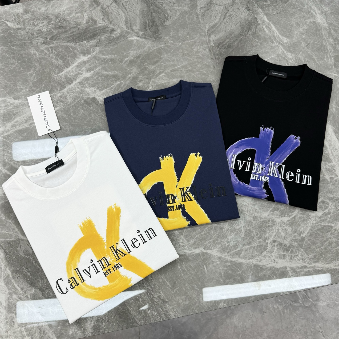 。🌾 Calvin Klein 新款潮牌T恤.男女同款❤️原单品质.一直以city注明的品牌.非常奈斯！