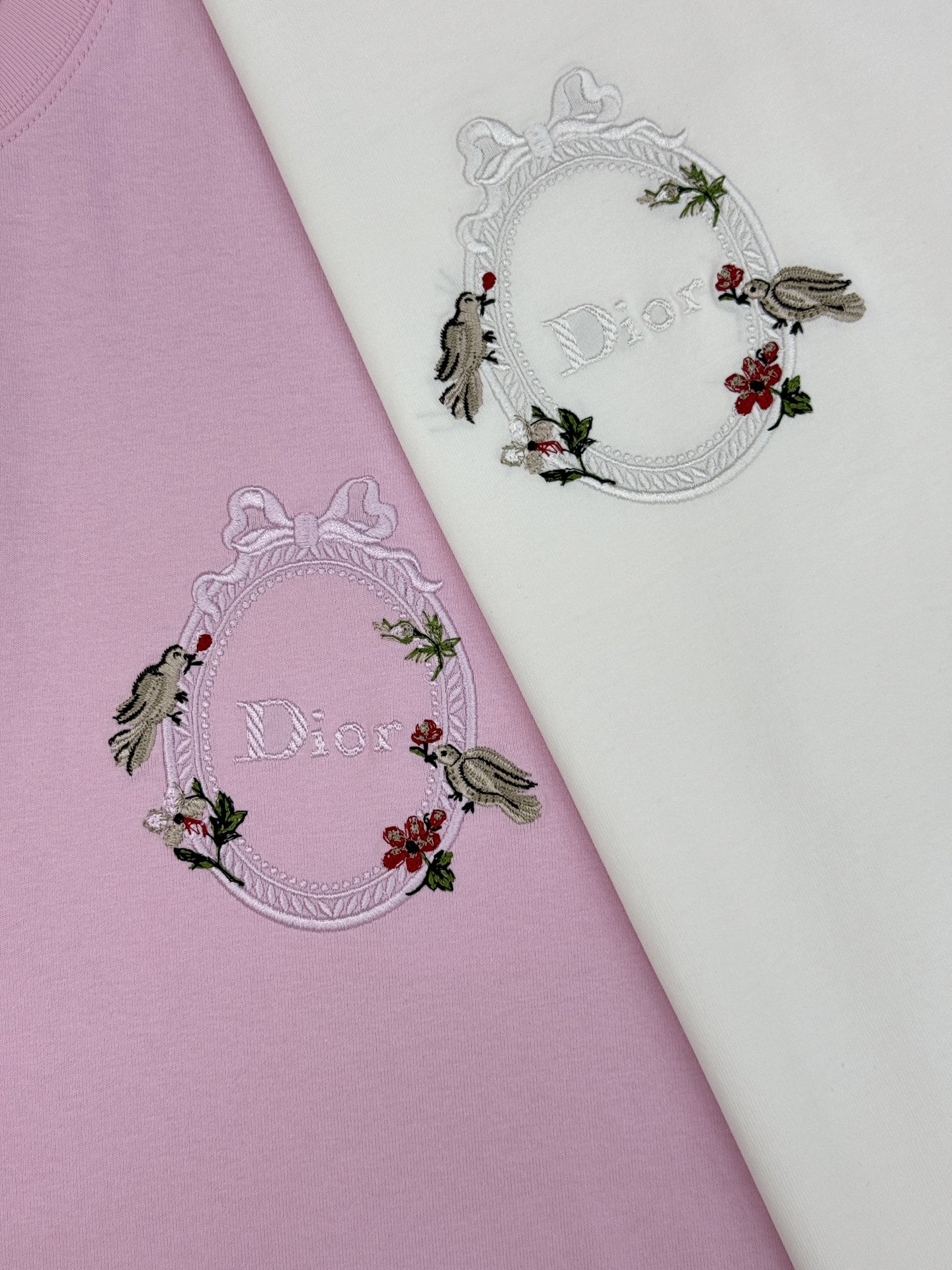 。🌾 Dior26s新款潮牌T恤.男女同款❤️采用纯棉260个lg面料材质，柔软亲肤，夏天穿超舒服!胸前